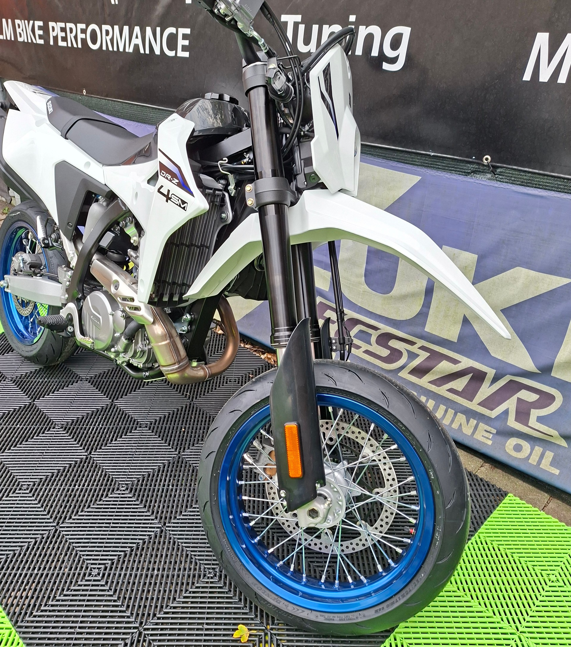 SUZUKI DRZ-4SM-image-11