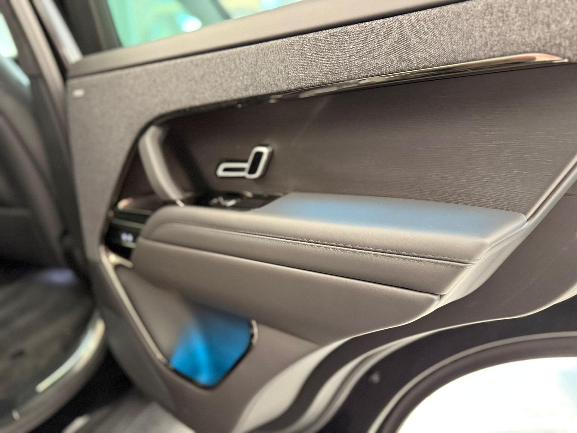 LAND ROVER Range Rover Sport P550e 3.0 Si6 PHEV Autobiography Automatic-image-14
