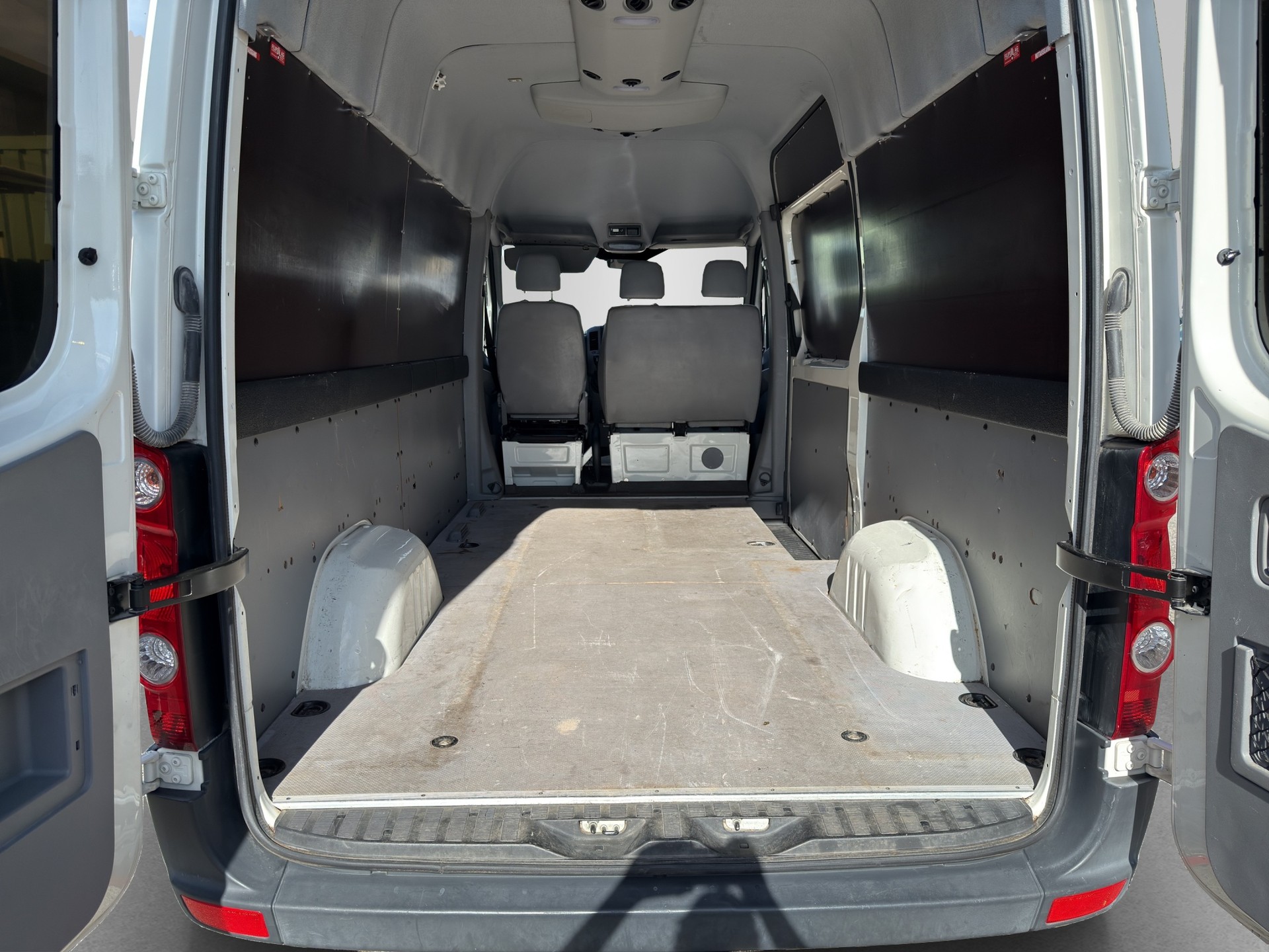 VW Crafter 35 2.5 TDI 109 PS-image-16