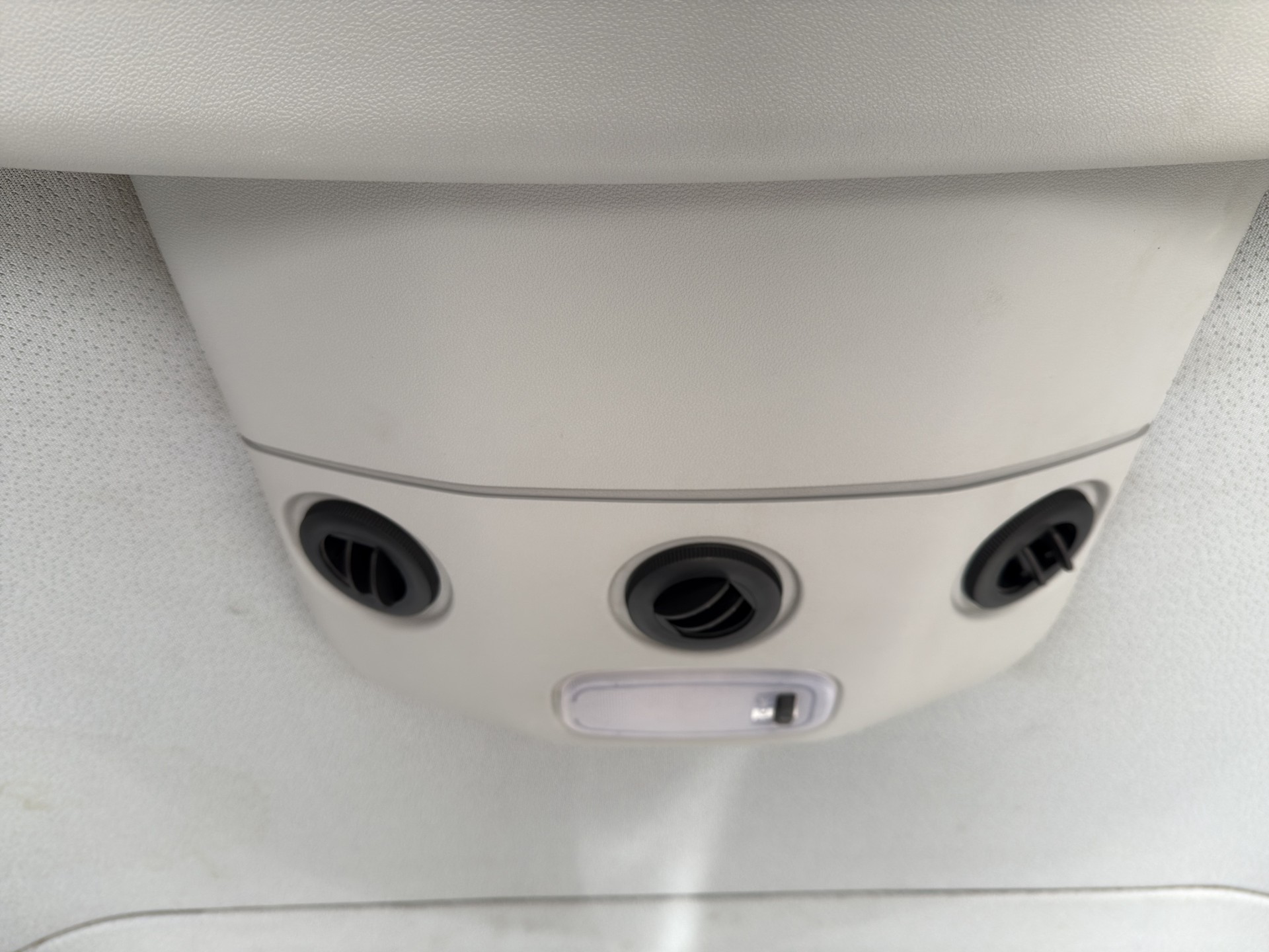 VW Crafter 35 2.5 TDI 109 PS-image-15