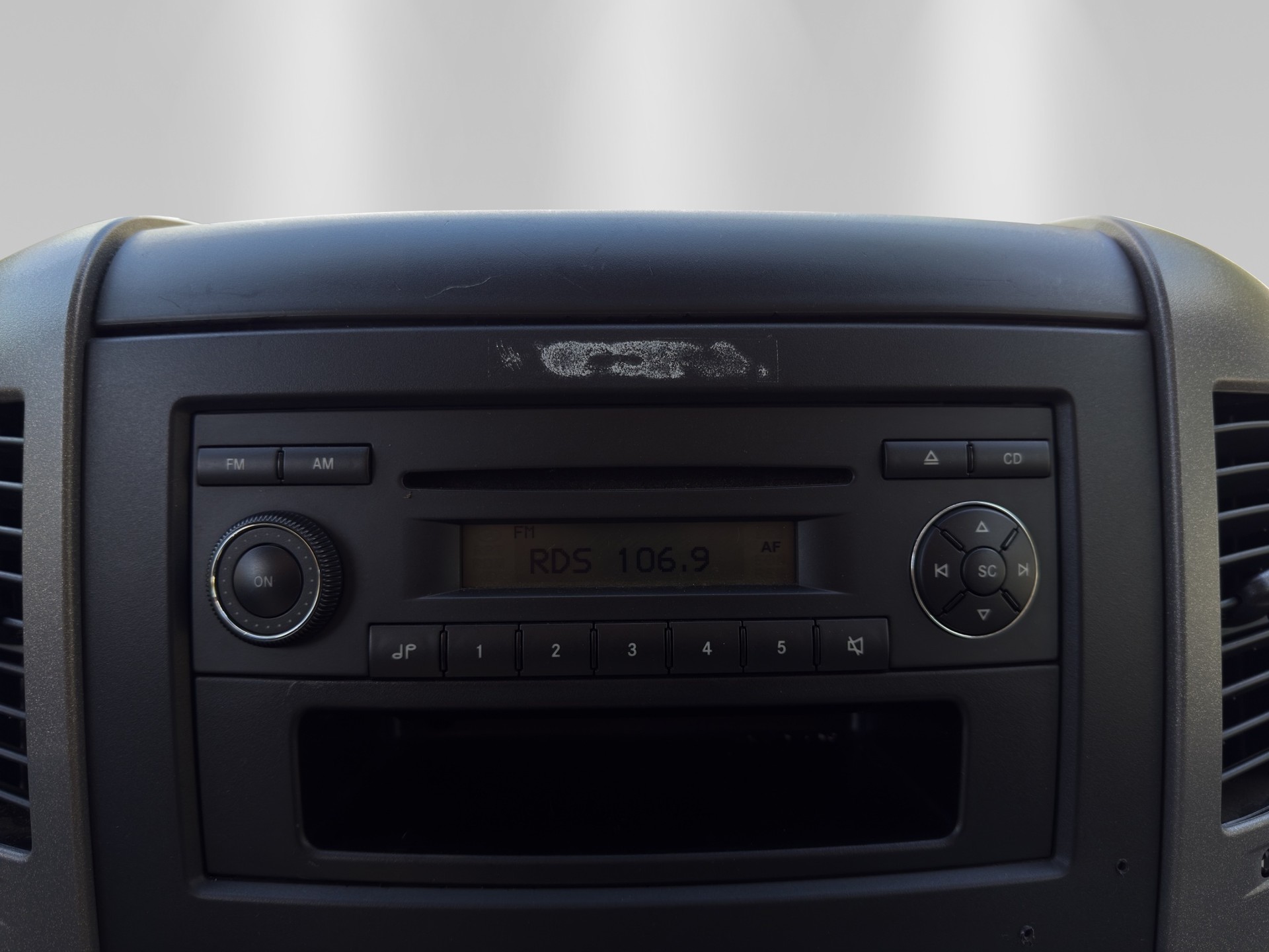VW Crafter 35 2.5 TDI 109 PS-image-11