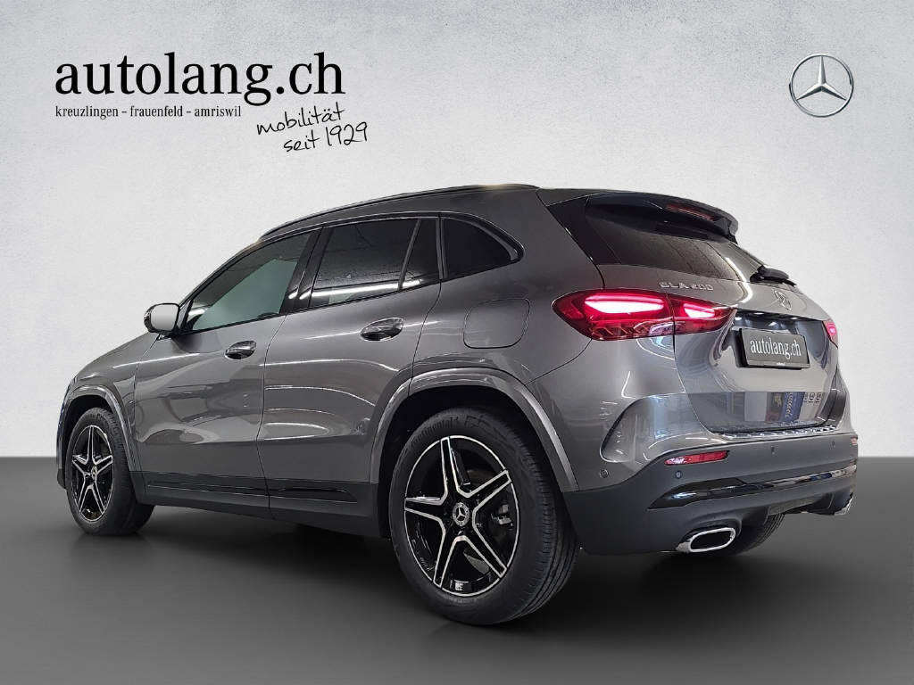 MERCEDES-BENZ GLA 200 AMG Line Night Star-image-2