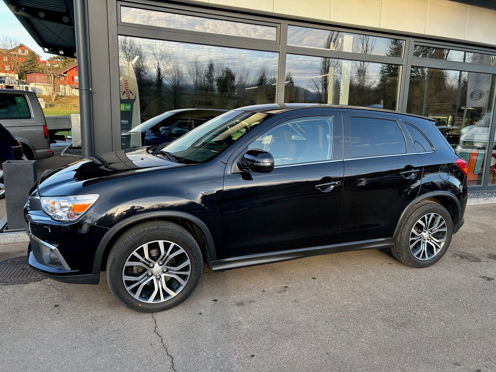 MITSUBISHI ASX 2.2 DID Style Anniversary 4WD Automatic-image-2
