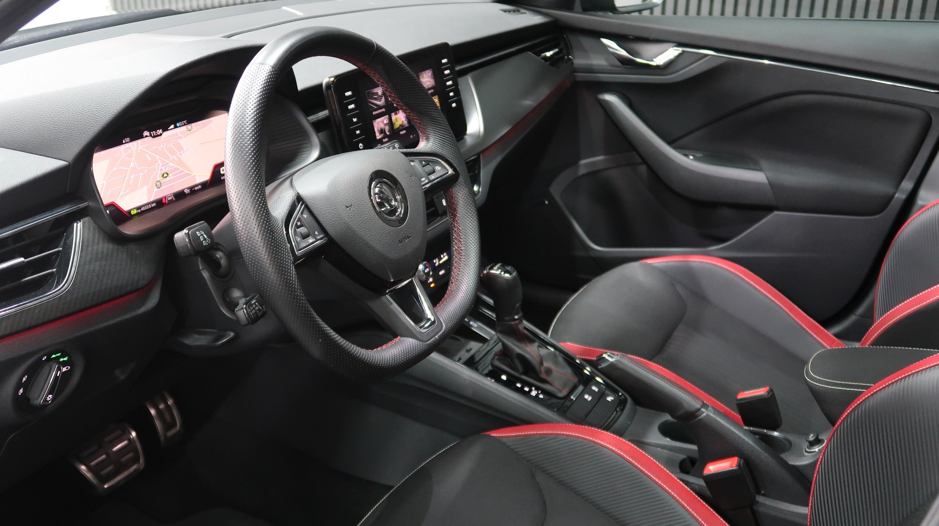 SKODA Kamiq 1.5 TSI ACT Monte Carlo DSG / CH / MFK / GARANTIE-image-12