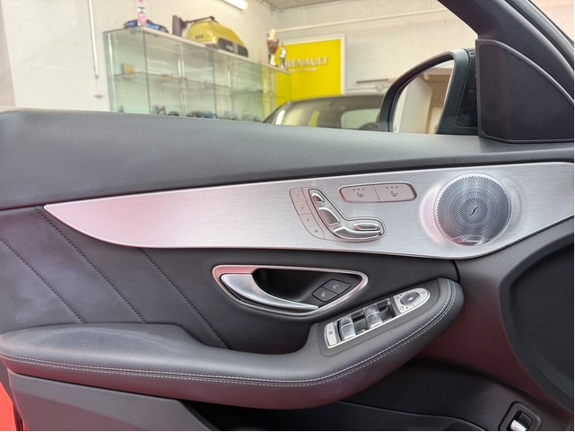 MERCEDES-BENZ C 200 4Matic AMG Line 9G-Tronic-image-8
