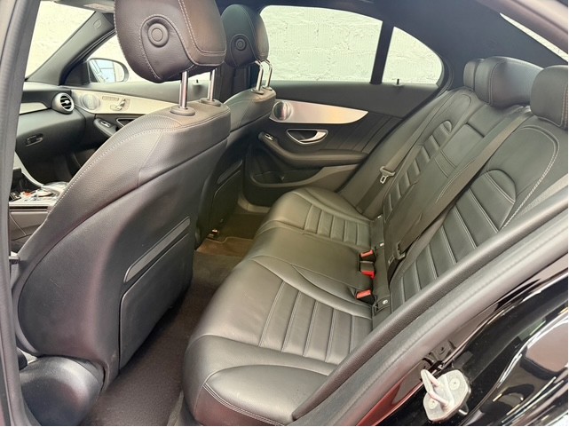 MERCEDES-BENZ C 200 4Matic AMG Line 9G-Tronic-image-6