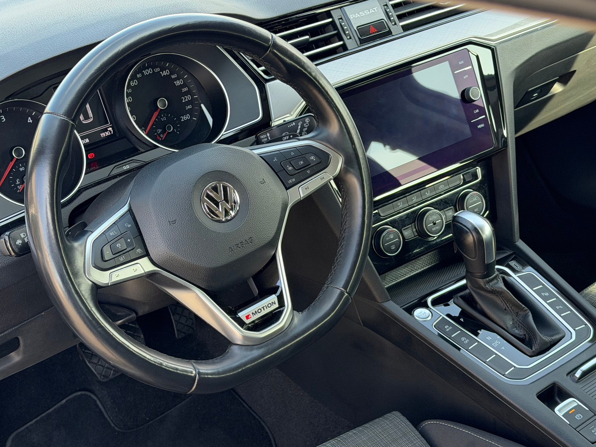 VW Passat 2.0 TDI BMT Business 4Motion DSG-image-8