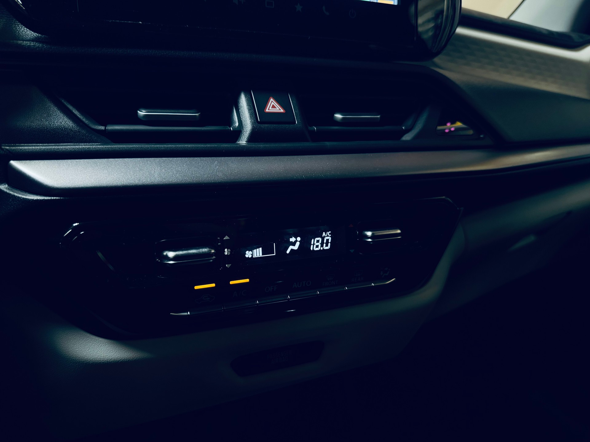SUZUKI Swift 1.2 Compact Top Hybrid 4x4-image-17