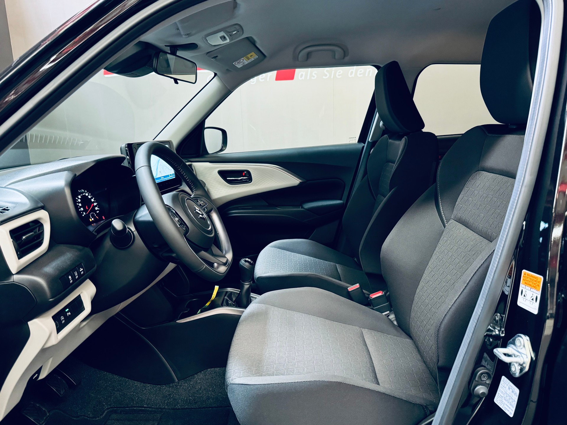 SUZUKI Swift 1.2 Compact Top Hybrid 4x4-image-11