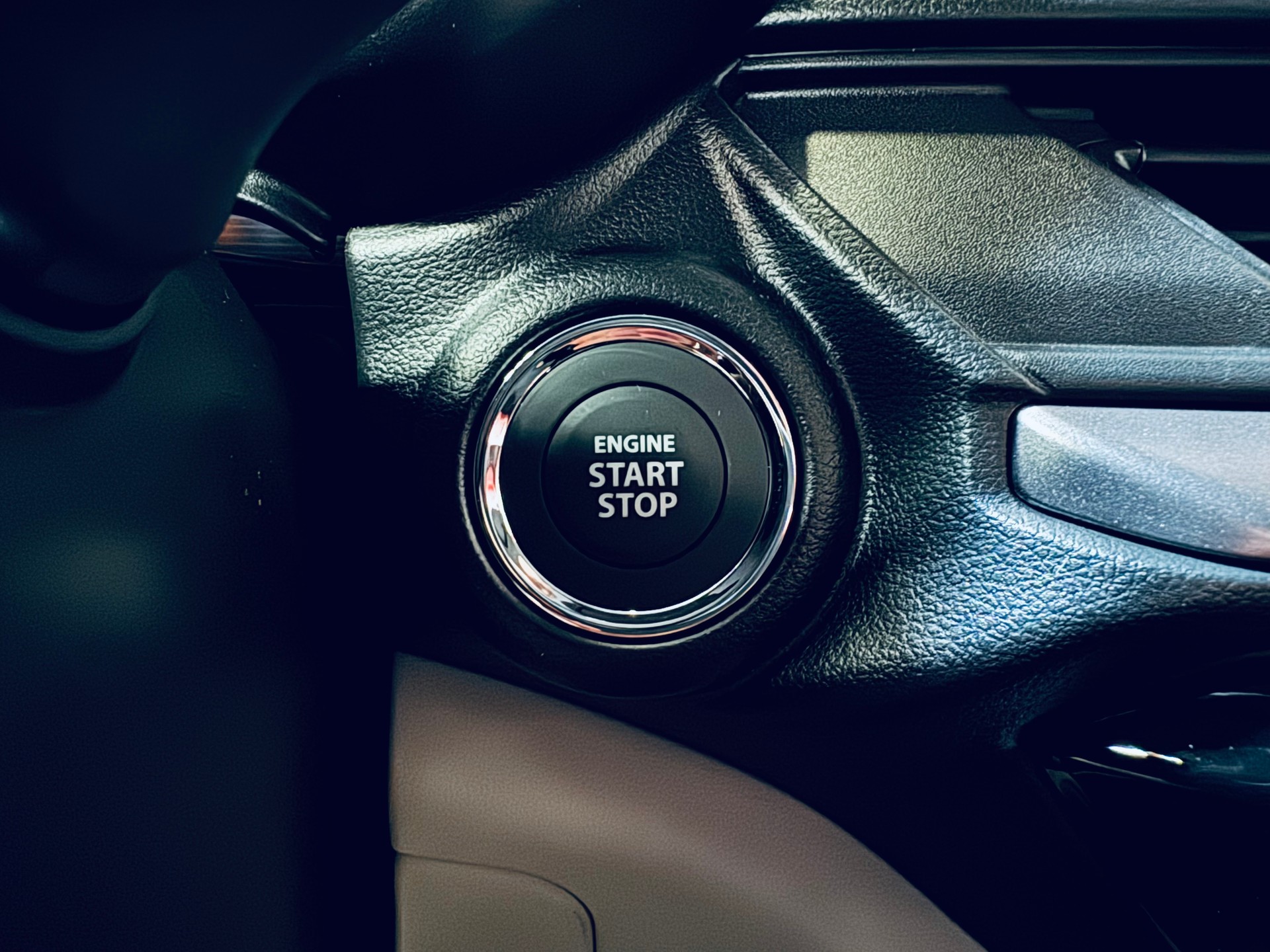 SUZUKI Swift 1.2 Compact Top Hybrid 4x4-image-27