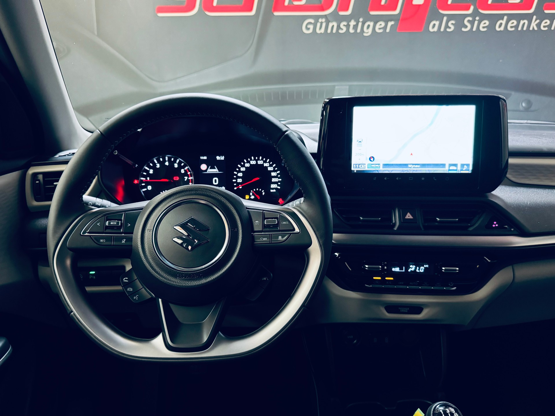 SUZUKI Swift 1.2 Compact Top Hybrid 4x4-image-14