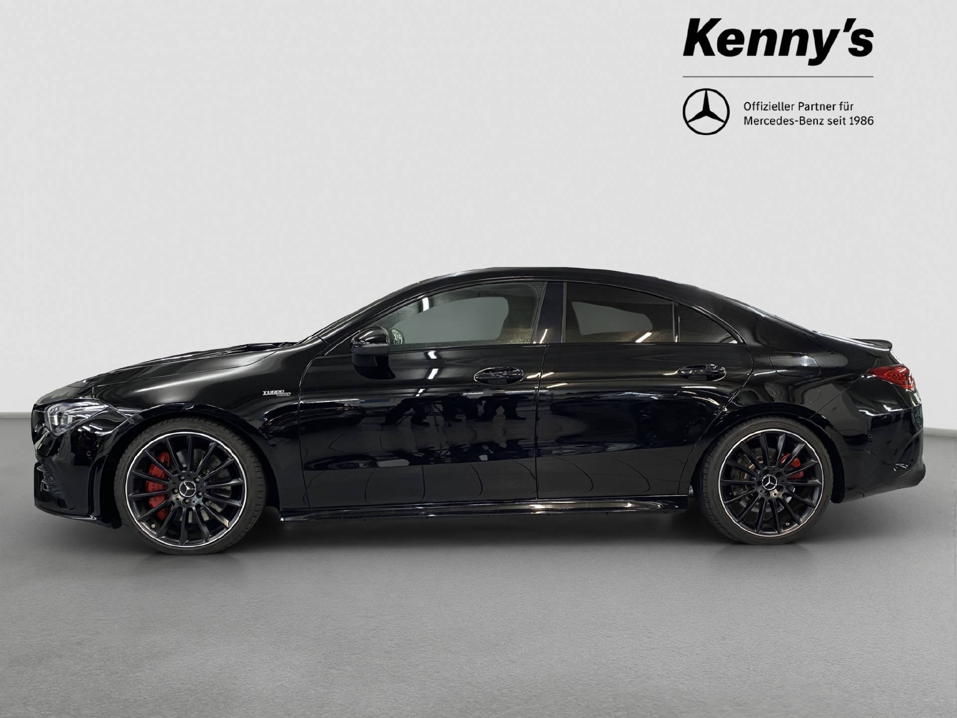 MERCEDES-BENZ CLA 35 AMG 4MATIC-showroom-element-2