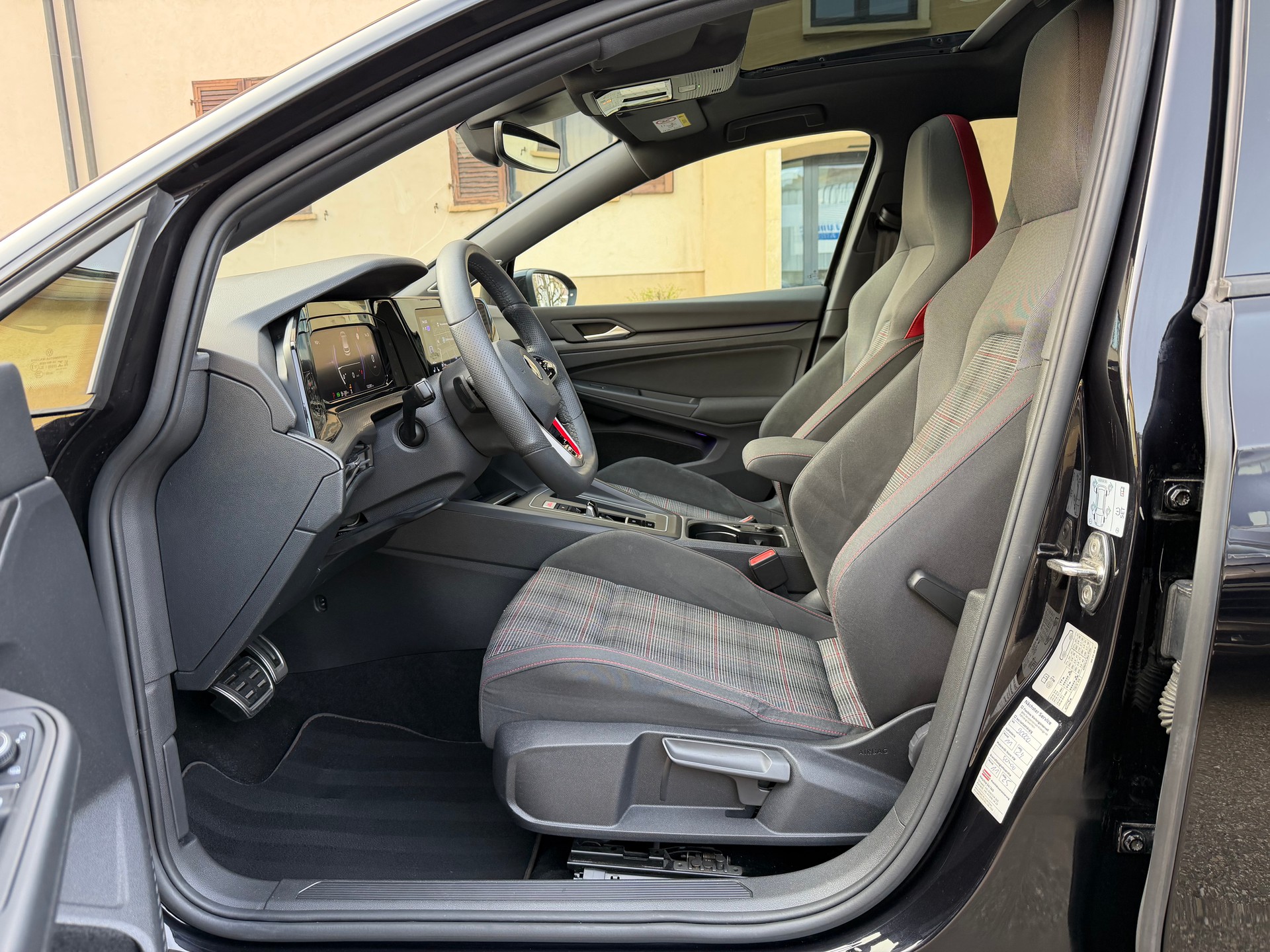 VW Golf 2.0 TSI GTI DSG-image-8