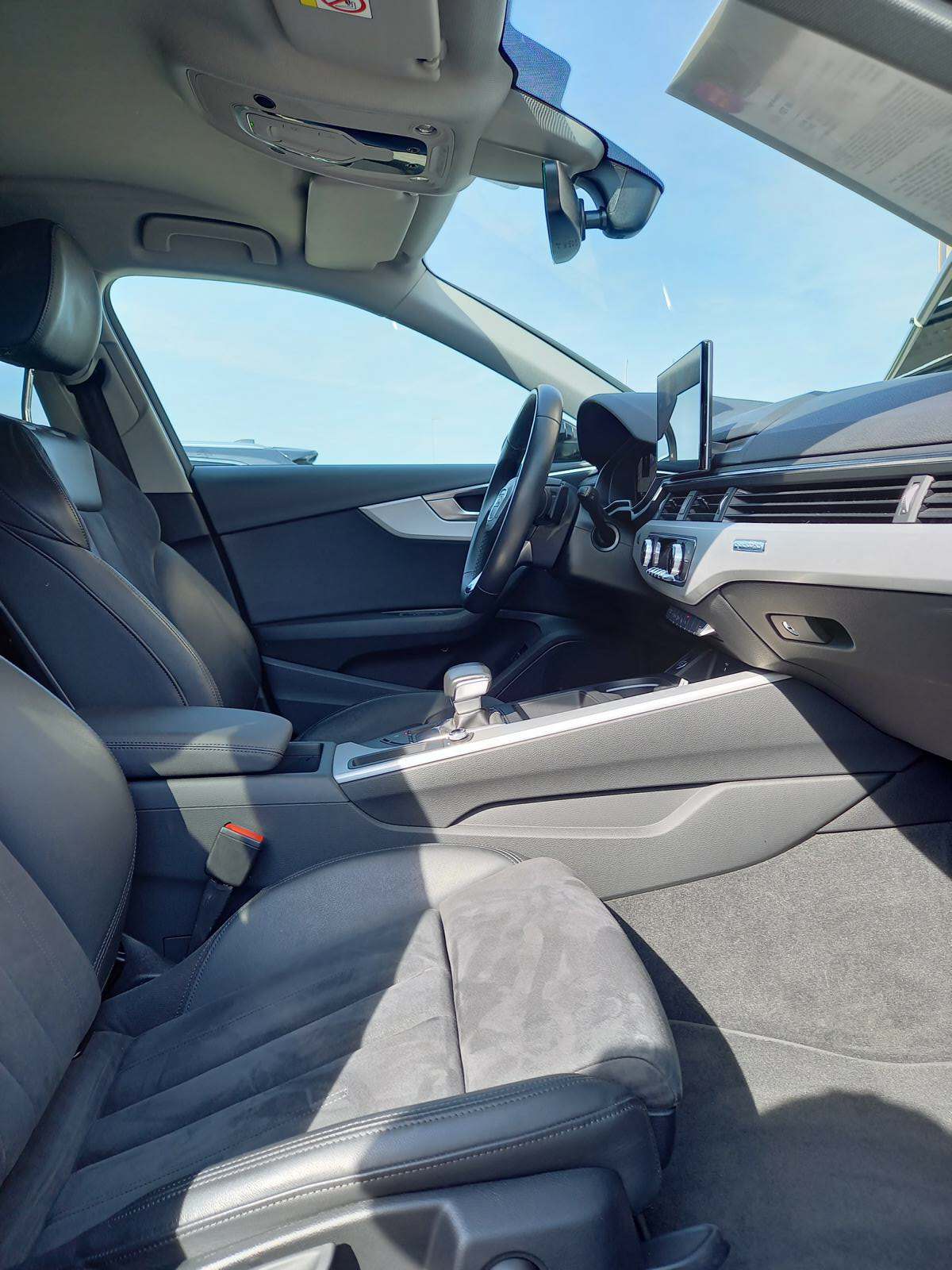 AUDI A4 Avant 40 TDI quattro S-tronic-image-11