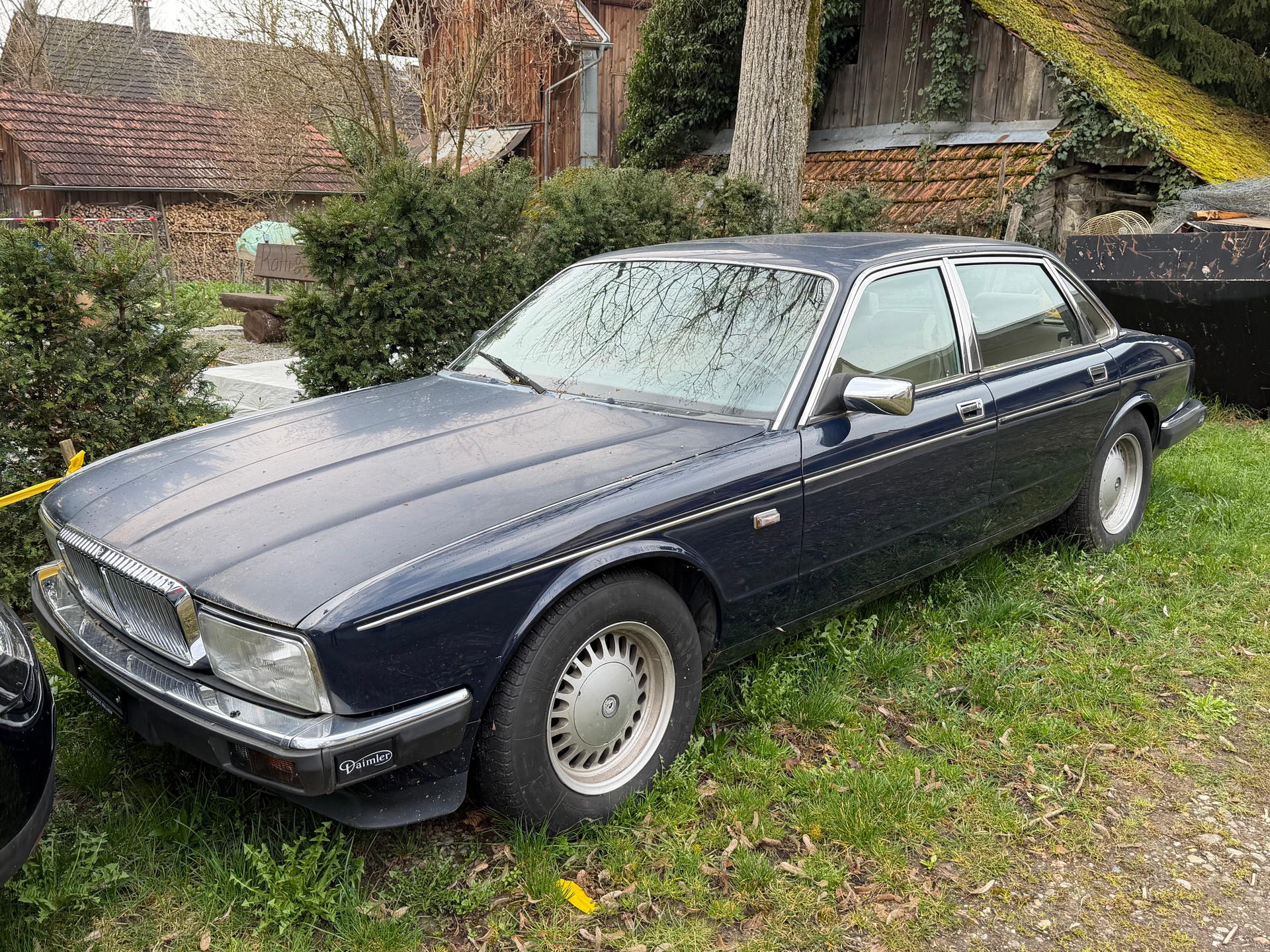 DAIMLER 3.6l XJ40 Daimler Six Luxury Line Limousine Scheunenfund bei ASM-TEAM.ch