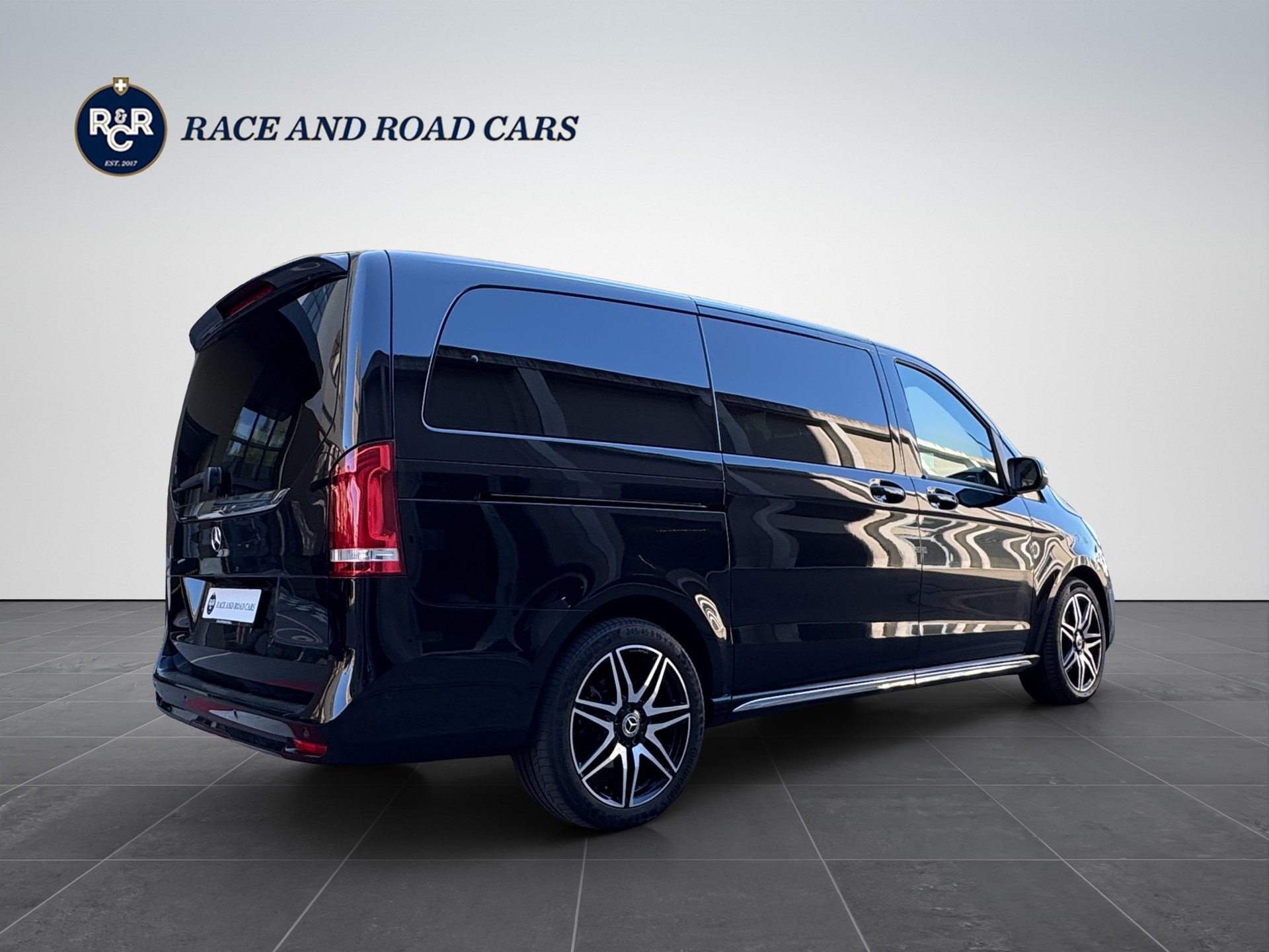 MERCEDES-BENZ V 300 d lang Avantgarde 4 Matic-image-4