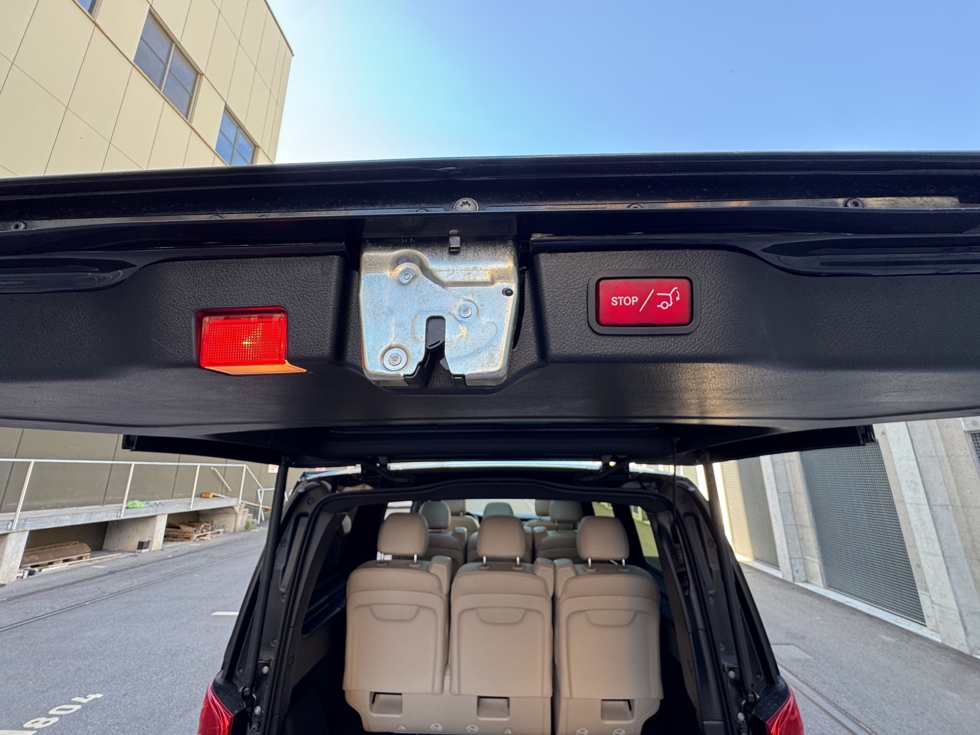 MERCEDES-BENZ V 300 d lang Avantgarde 4 Matic-image-27