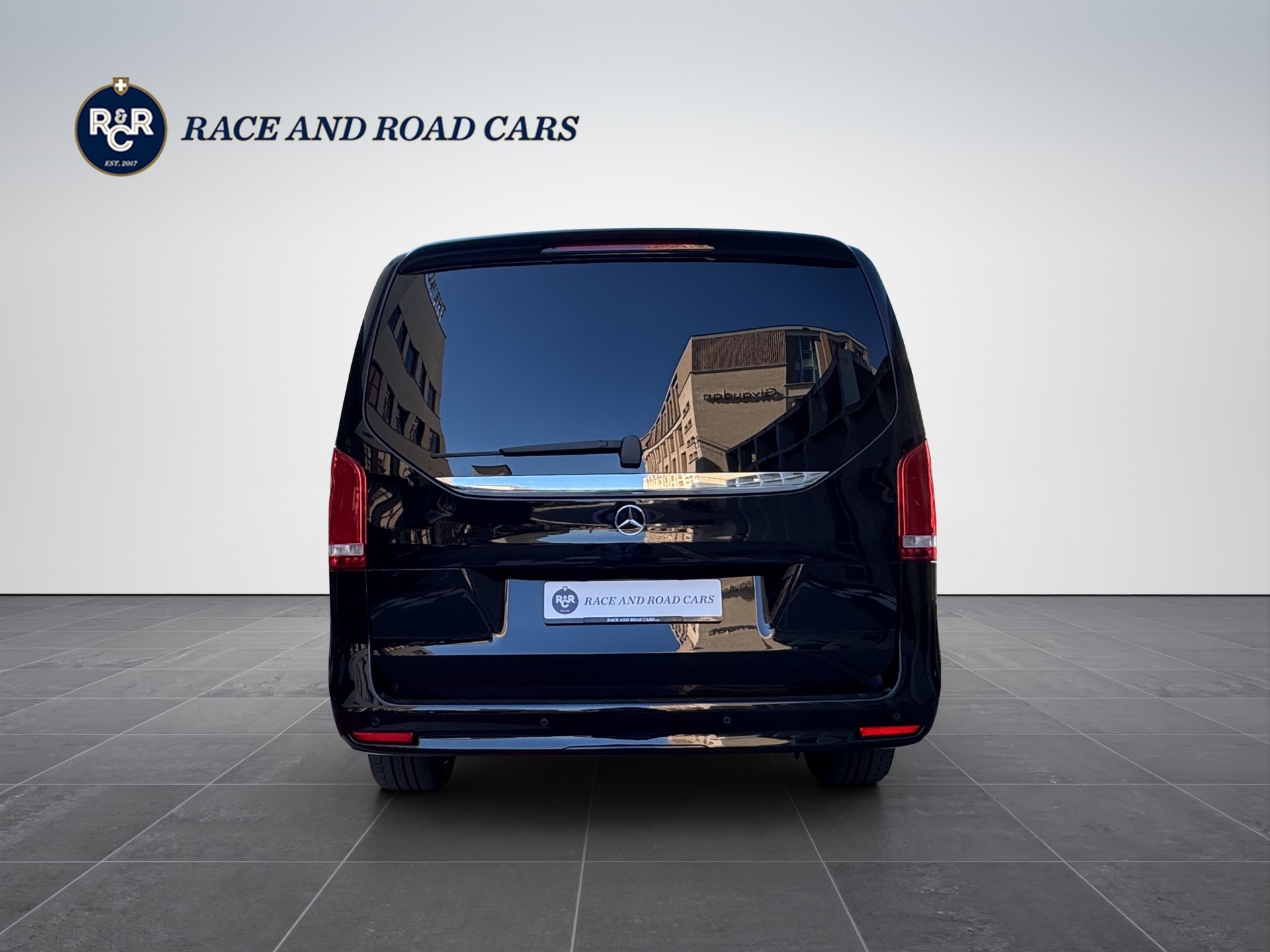 MERCEDES-BENZ V 300 d lang Avantgarde 4 Matic-image-5