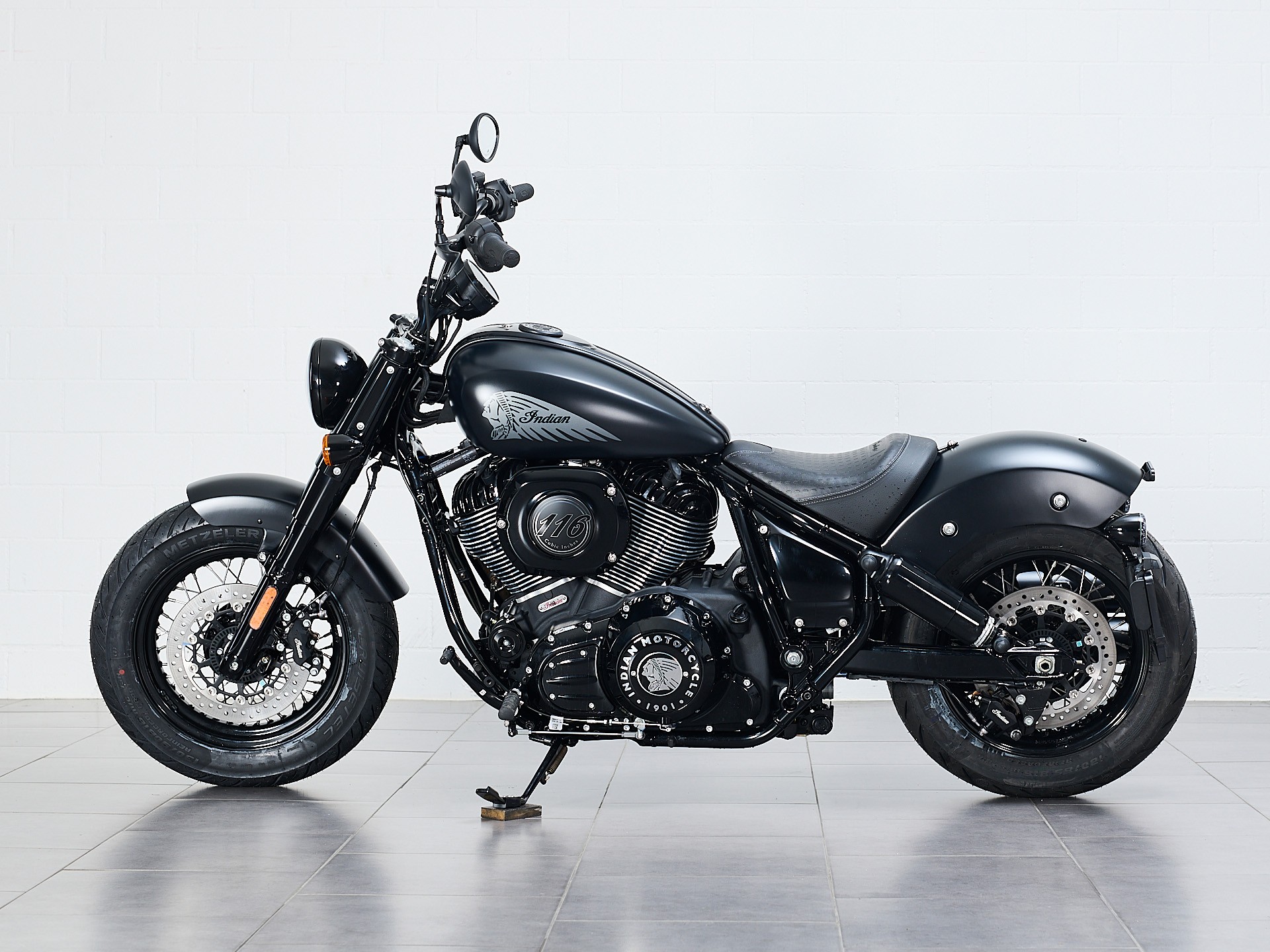INDIAN Chief Bobber Dark Horse-image-2