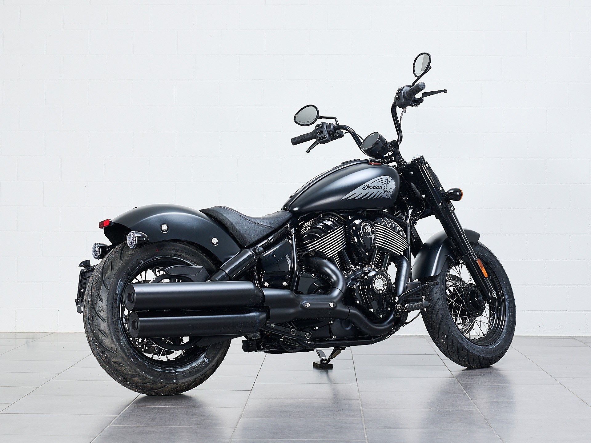 INDIAN Chief Bobber Dark Horse-image-4