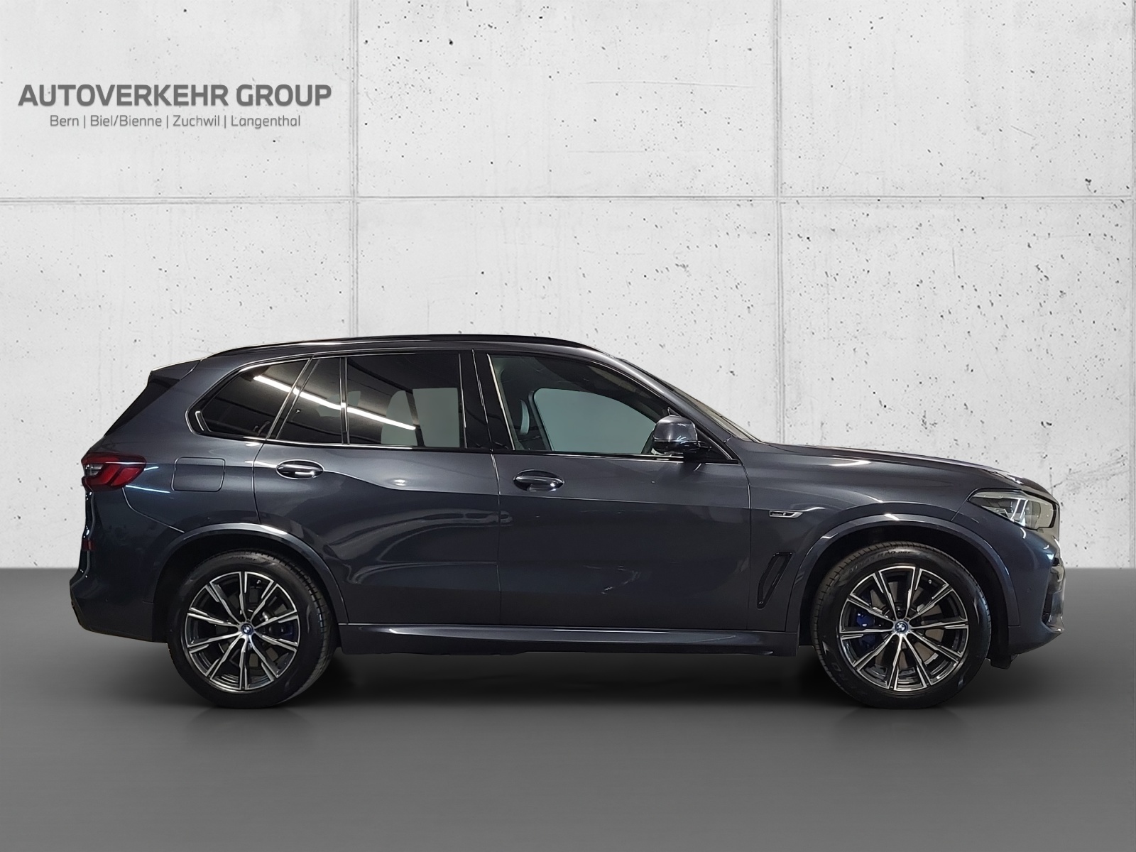 BMW X5 xDrive45e M Sport-showroom-element-3