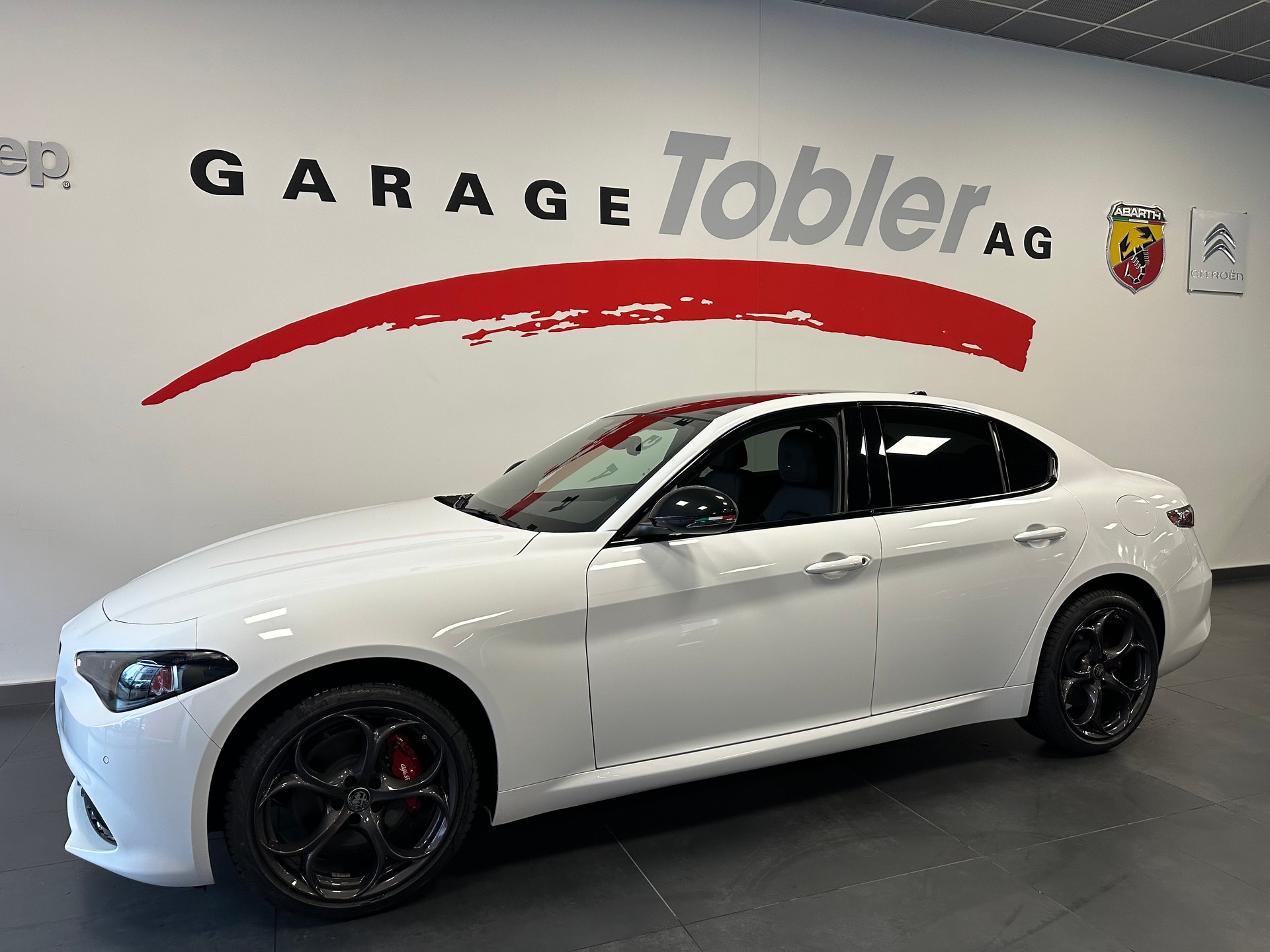 ALFA ROMEO Giulia 2.0 Tributo Italiano Q4 AT8-showroom-element-2
