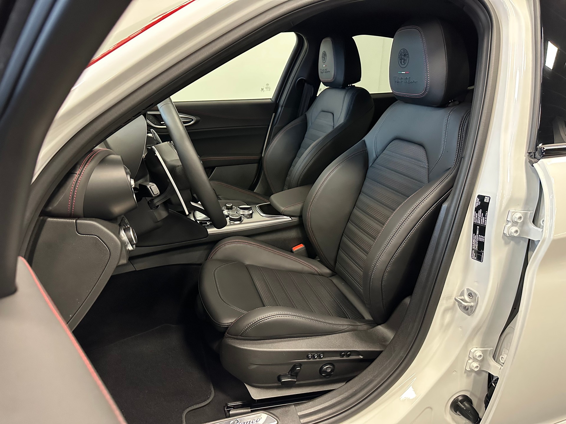 ALFA ROMEO Giulia 2.0 Tributo Italiano Q4 AT8-image-16