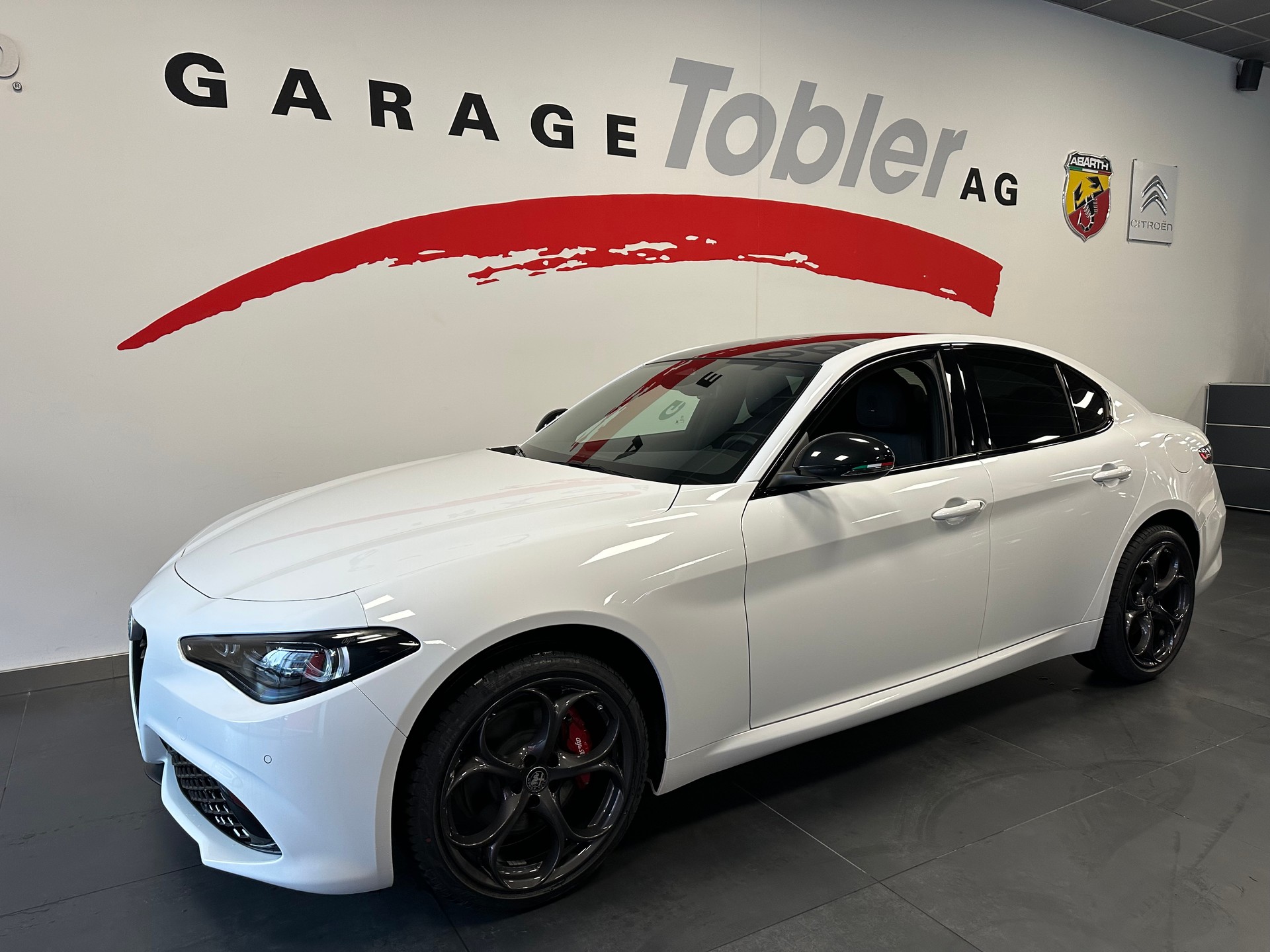 ALFA ROMEO Giulia 2.0 Tributo Italiano Q4 AT8-showroom-element-3