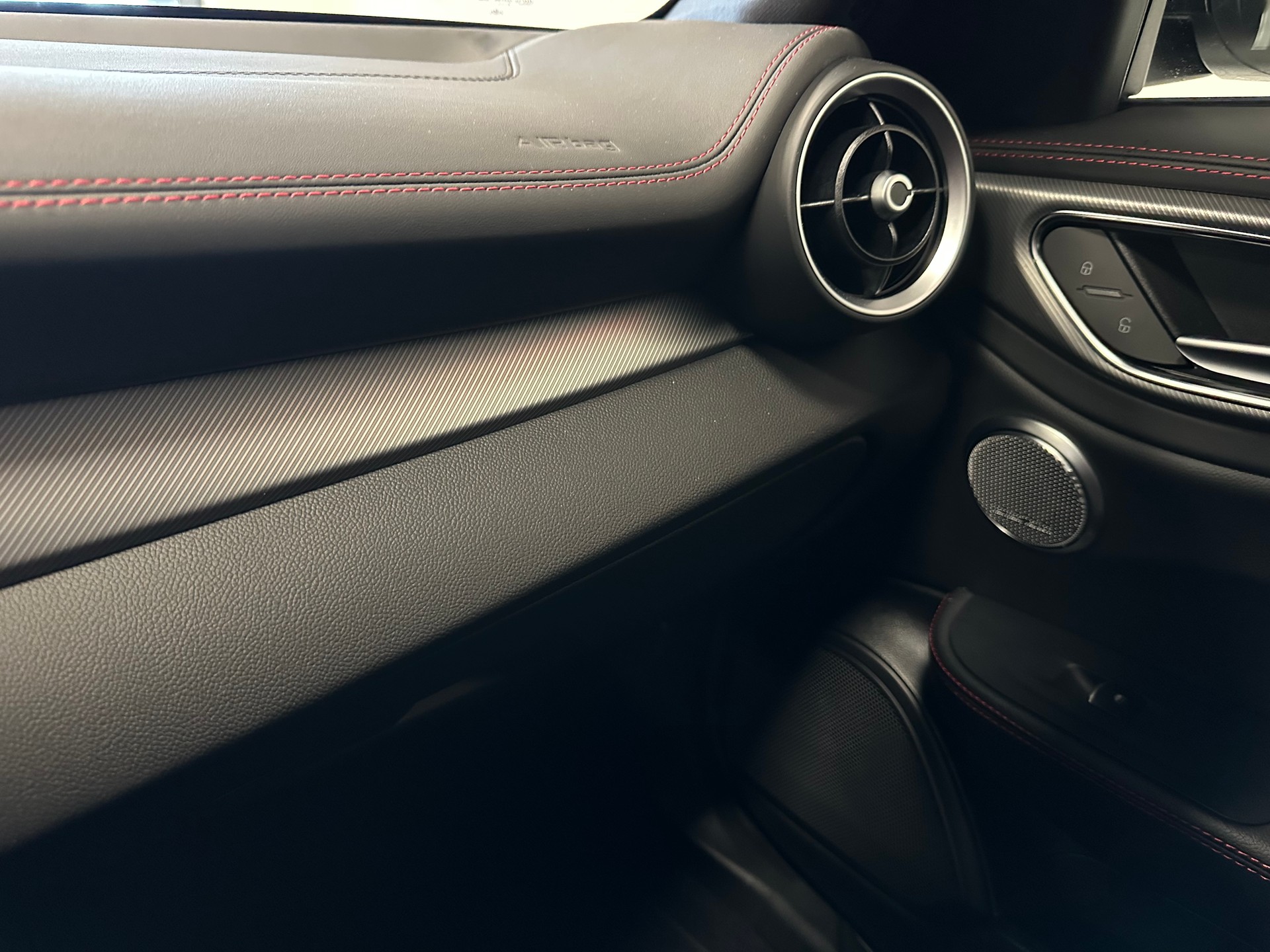 ALFA ROMEO Giulia 2.0 Tributo Italiano Q4 AT8-image-13