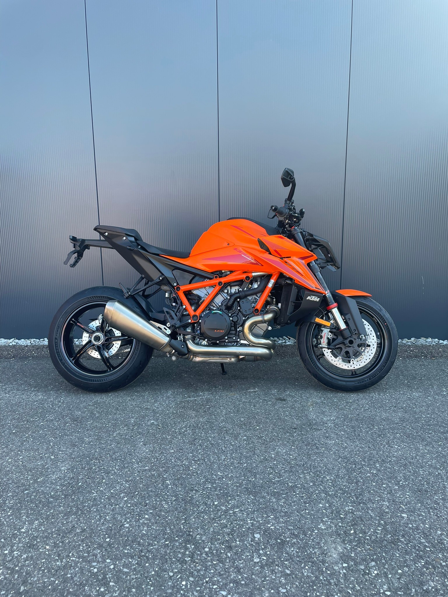 KTM 1390 Super Duke R-image-1