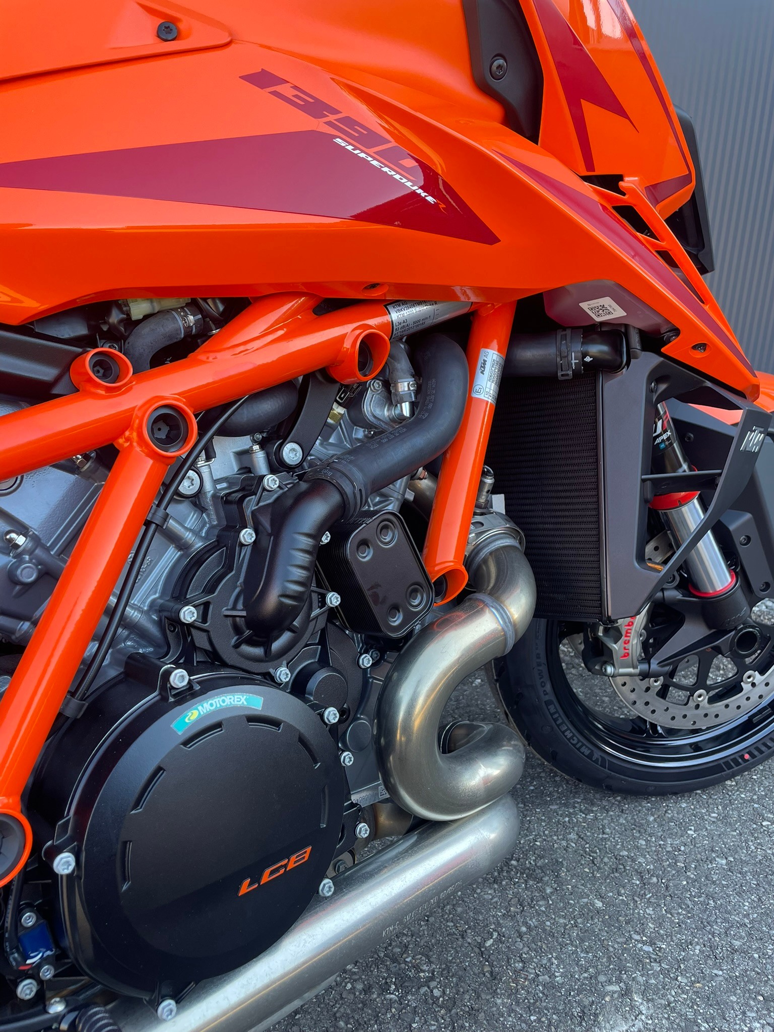 KTM 1390 Super Duke R-image-6
