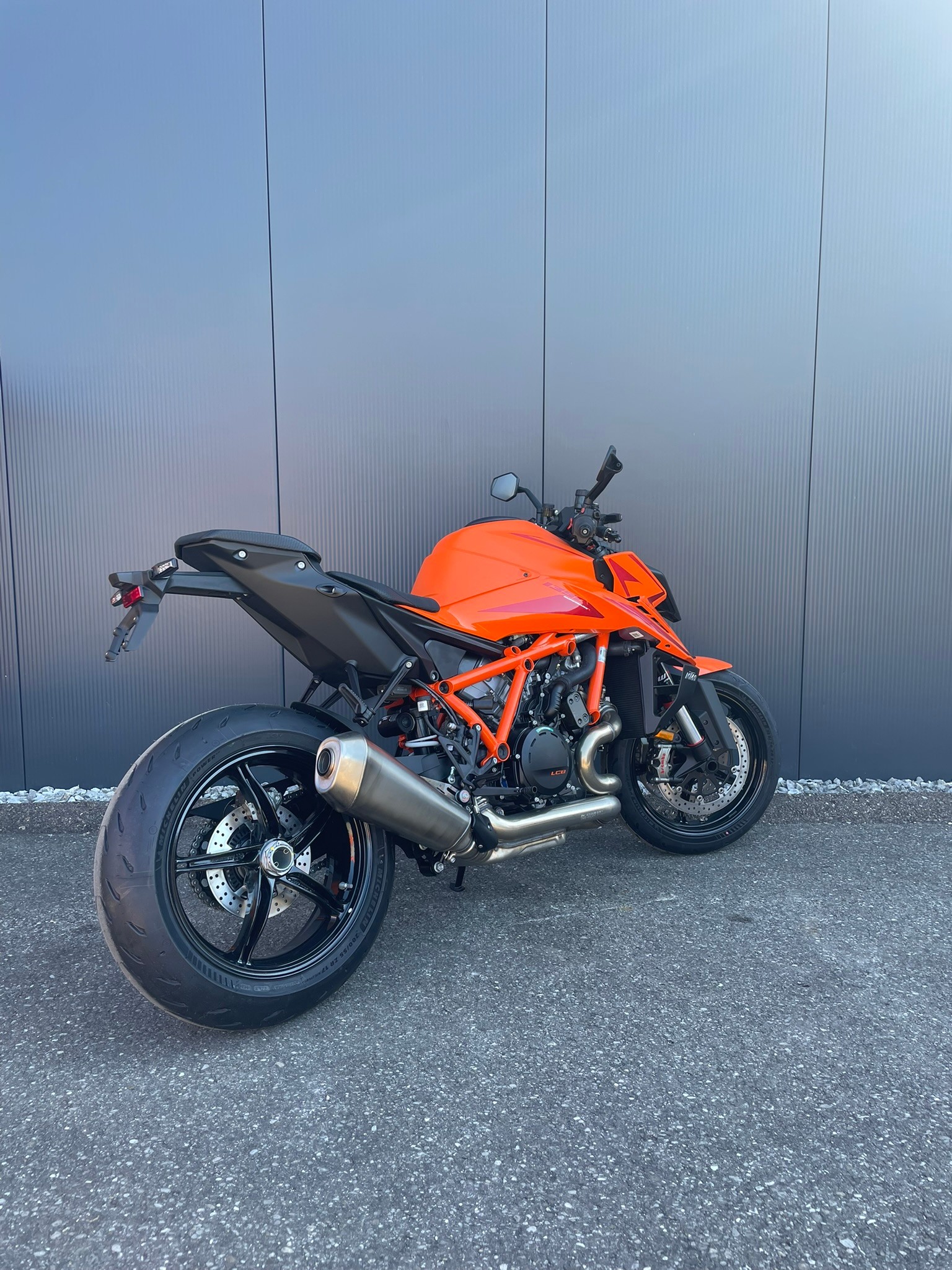 KTM 1390 Super Duke R-image-2