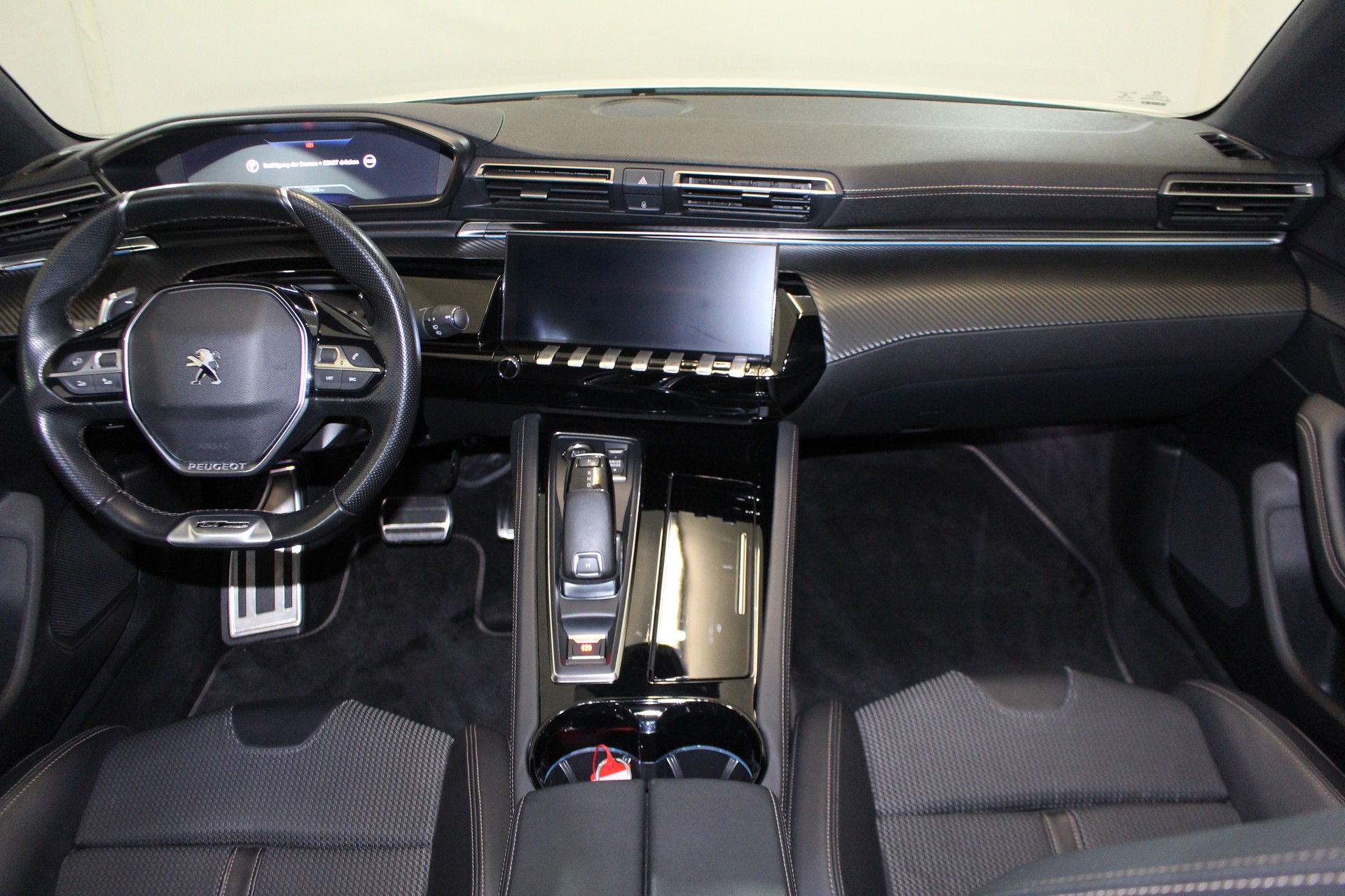 PEUGEOT 508 SW 1.5 BlueHDi GT Line-image-12