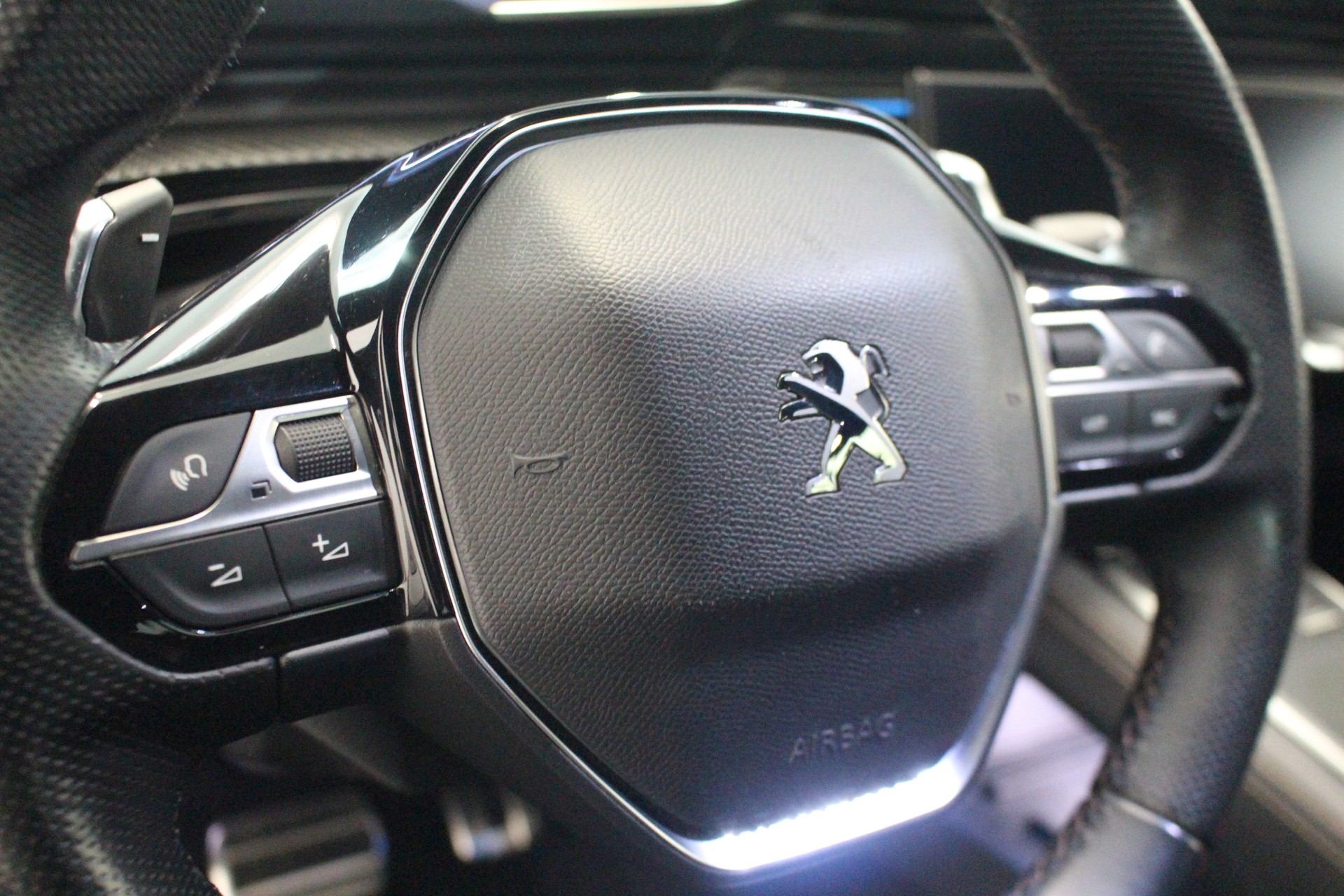 PEUGEOT 508 SW 1.5 BlueHDi GT Line-image-13