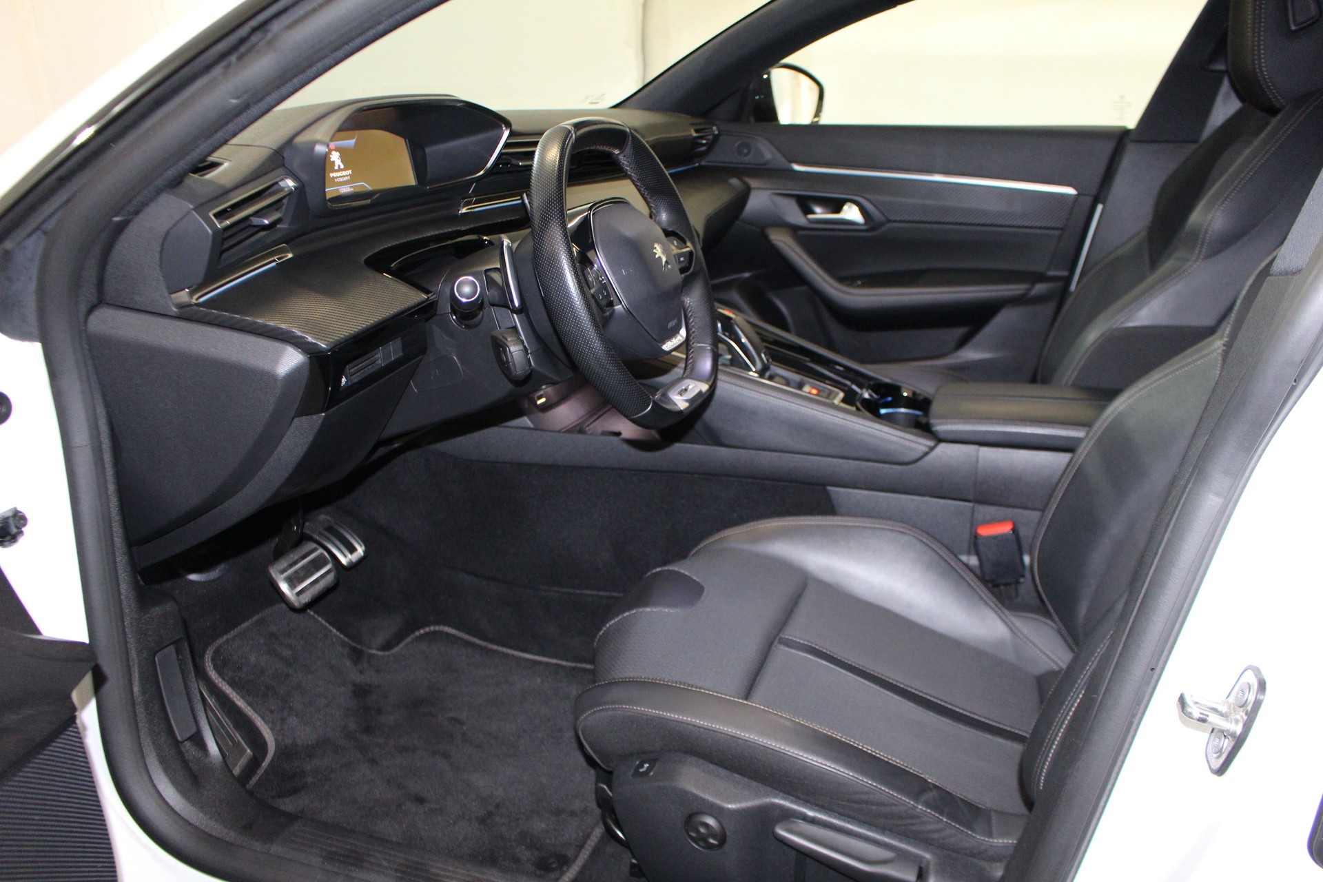 PEUGEOT 508 SW 1.5 BlueHDi GT Line-image-6