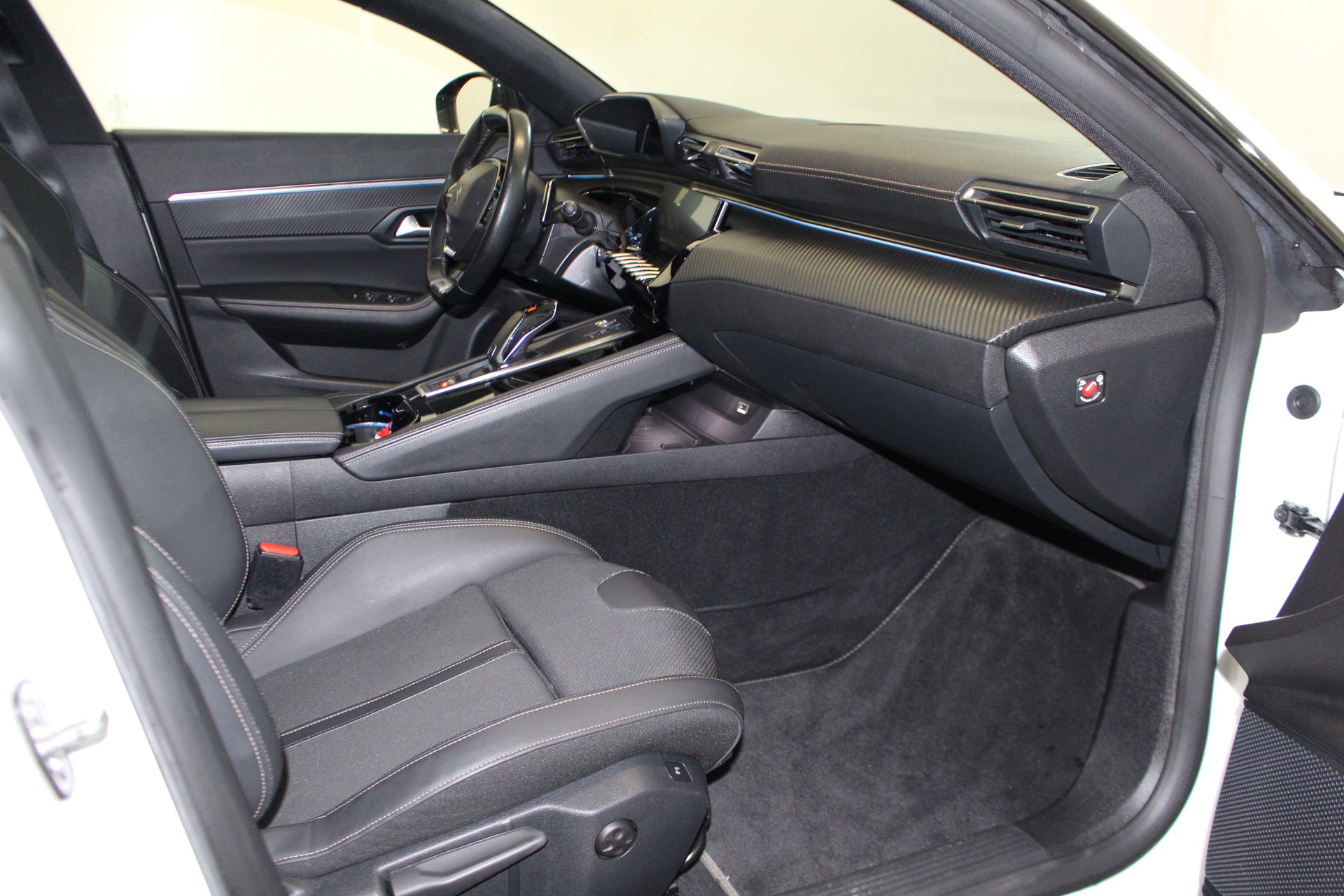 PEUGEOT 508 SW 1.5 BlueHDi GT Line-image-10