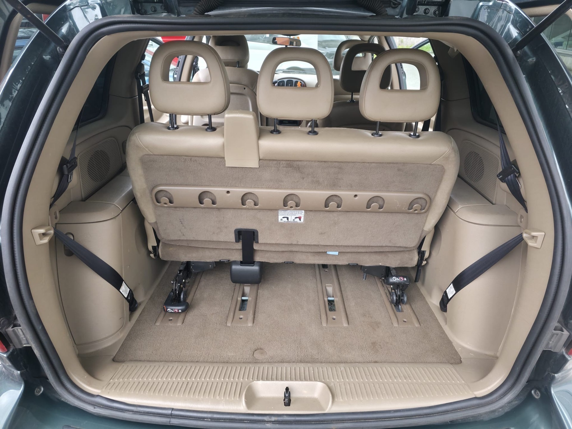 CHRYSLER Voyager 3.3 LX-image-12