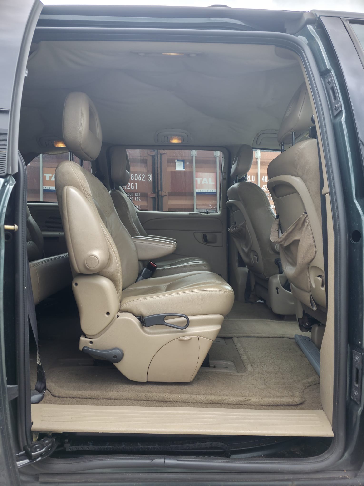 CHRYSLER Voyager 3.3 LX-image-8