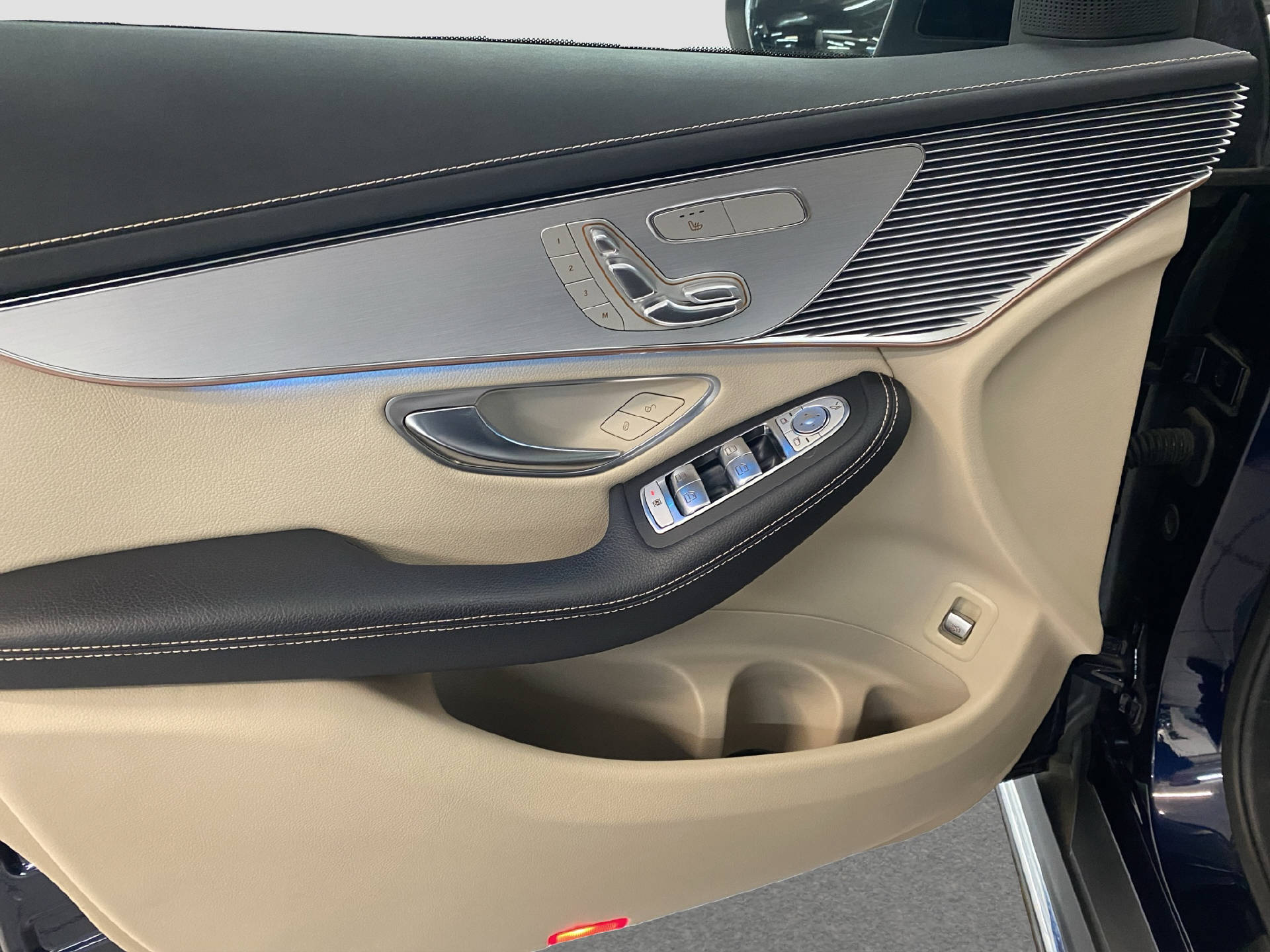 MERCEDES-BENZ EQC 400 4MATIC-image-11