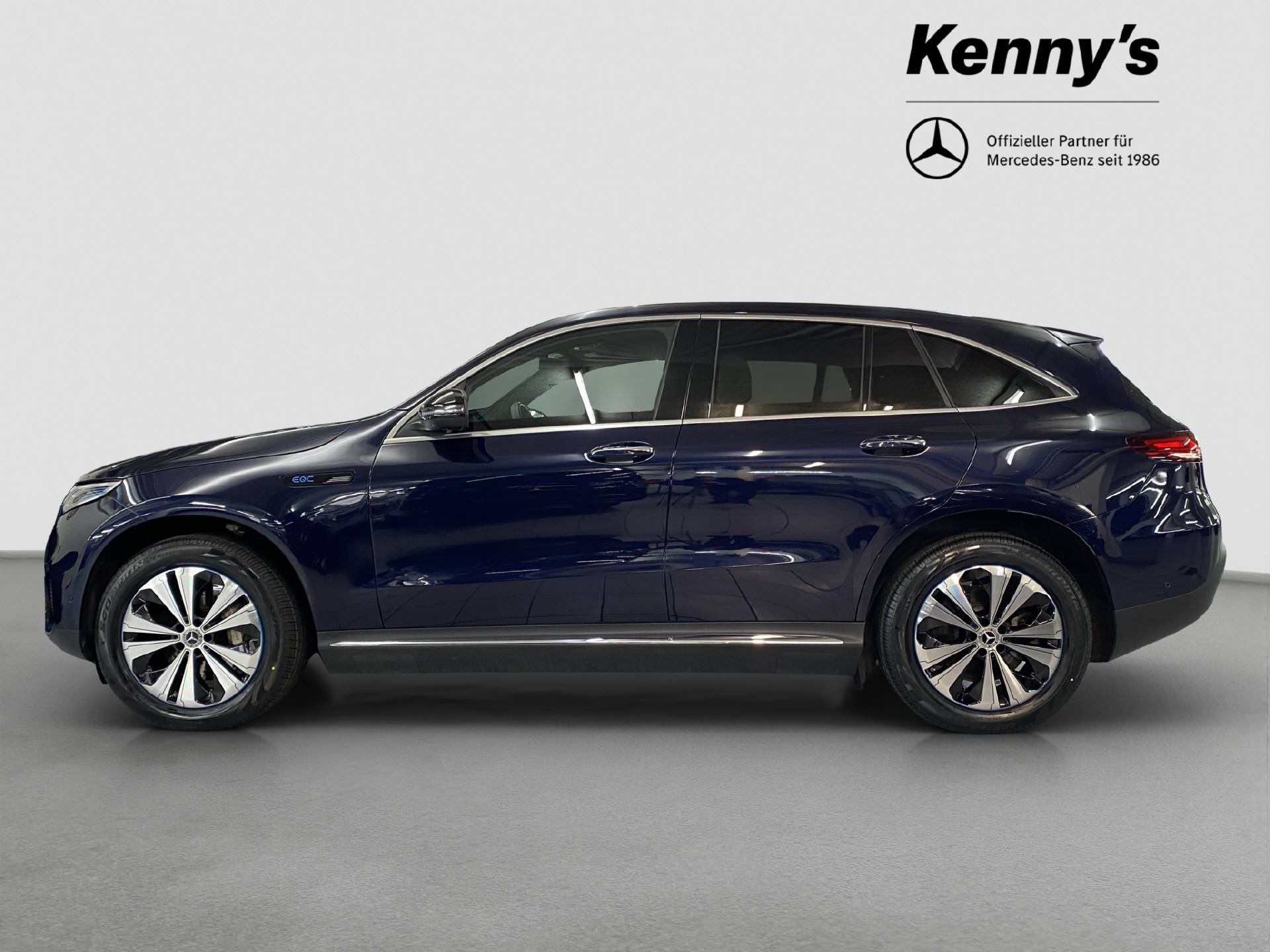 MERCEDES-BENZ EQC 400 4MATIC-showroom-element-3