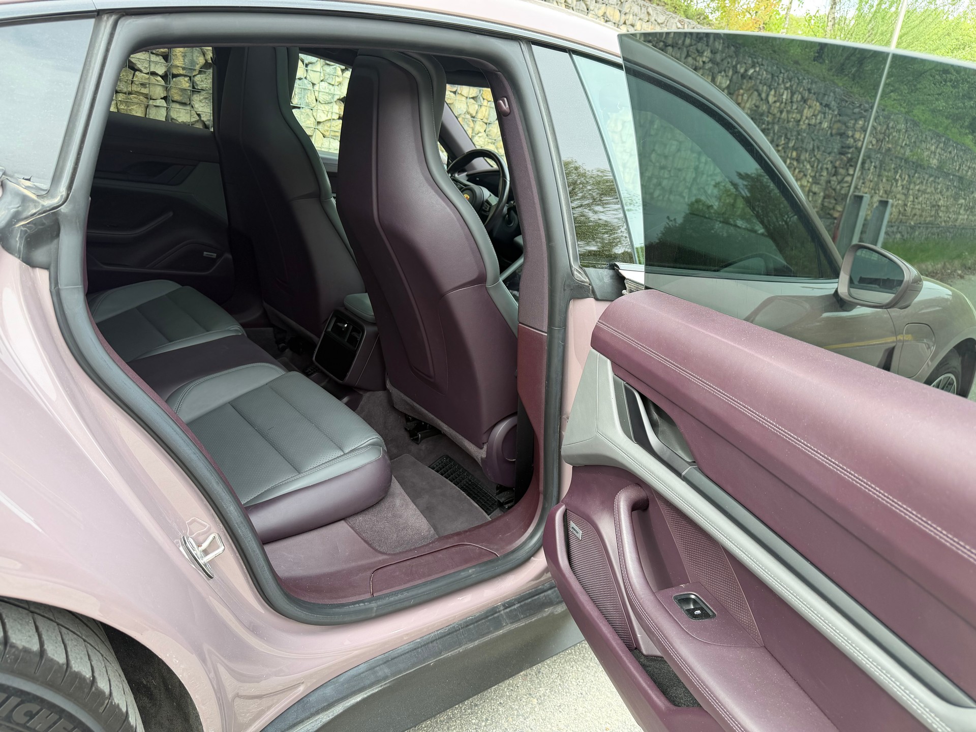 PORSCHE Taycan-image-13