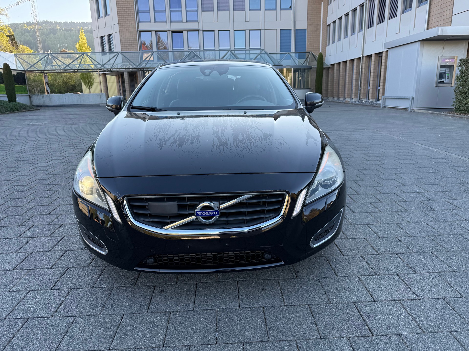VOLVO V60 T6 AWD Kinetic Geartronic-image-1
