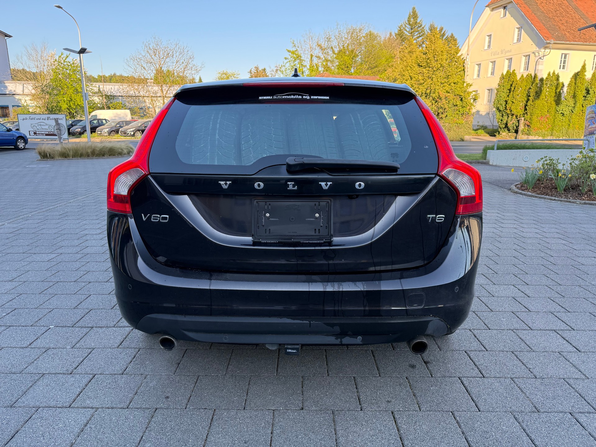 VOLVO V60 T6 AWD Kinetic Geartronic-image-4