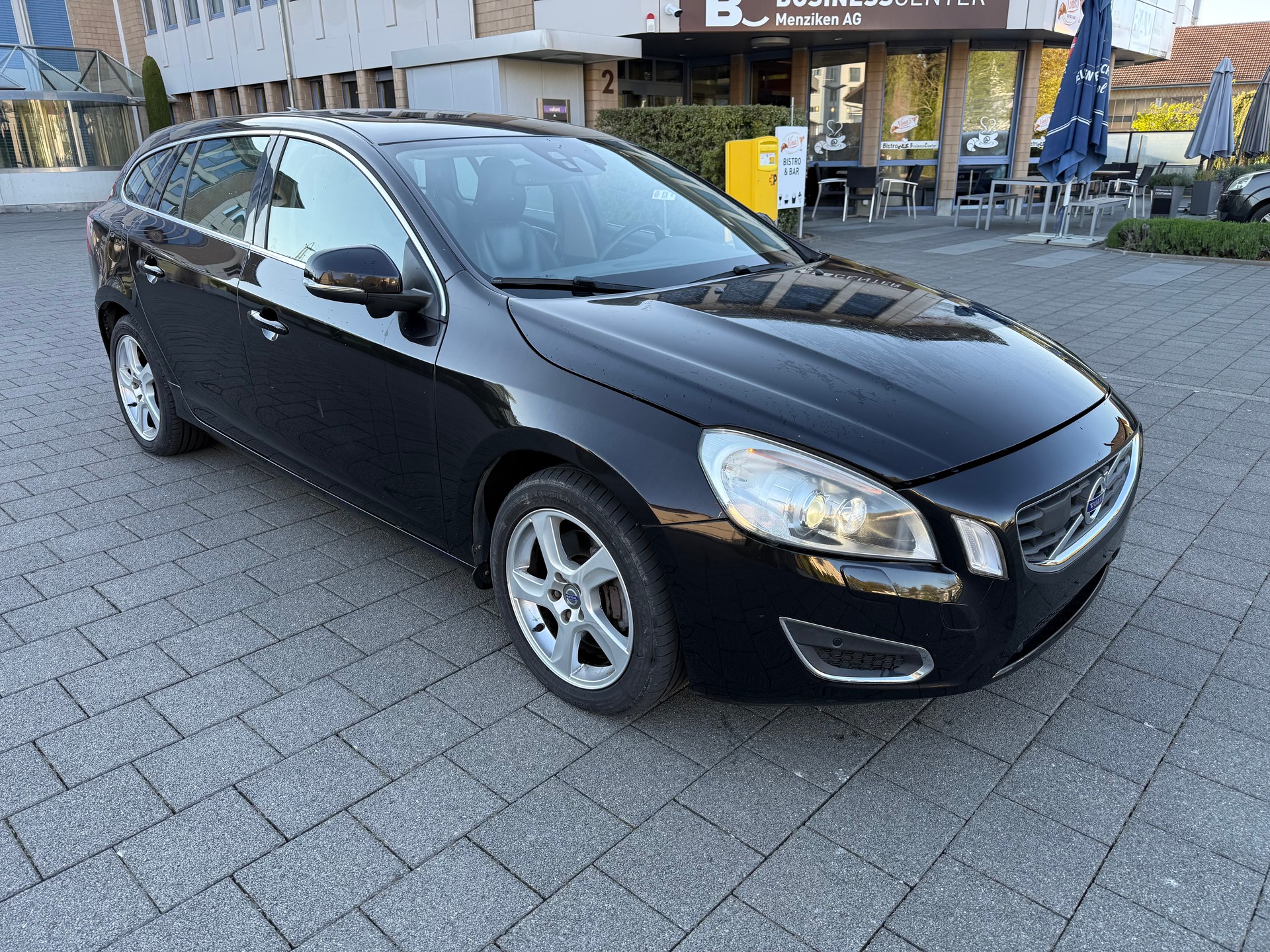 VOLVO V60 T6 AWD Kinetic Geartronic