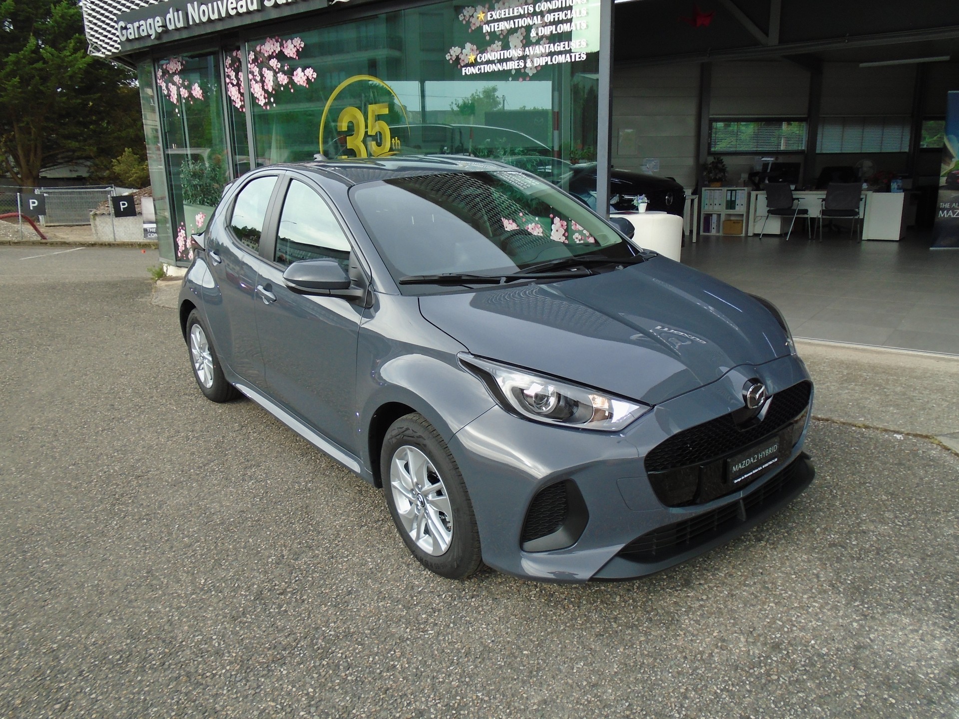 MAZDA 2 Hybrid Centre-Line