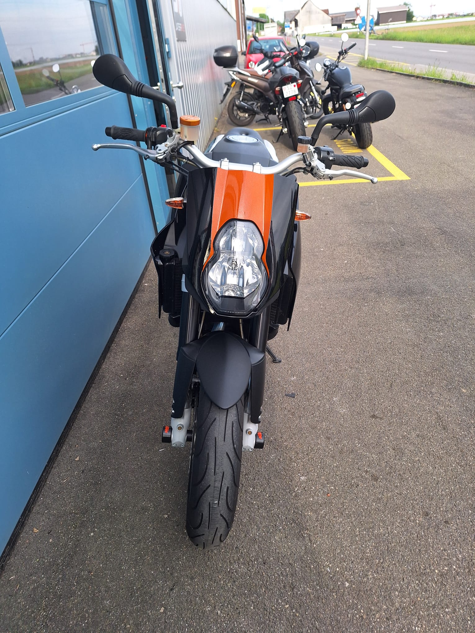 KTM 990 Super Duke-image-2