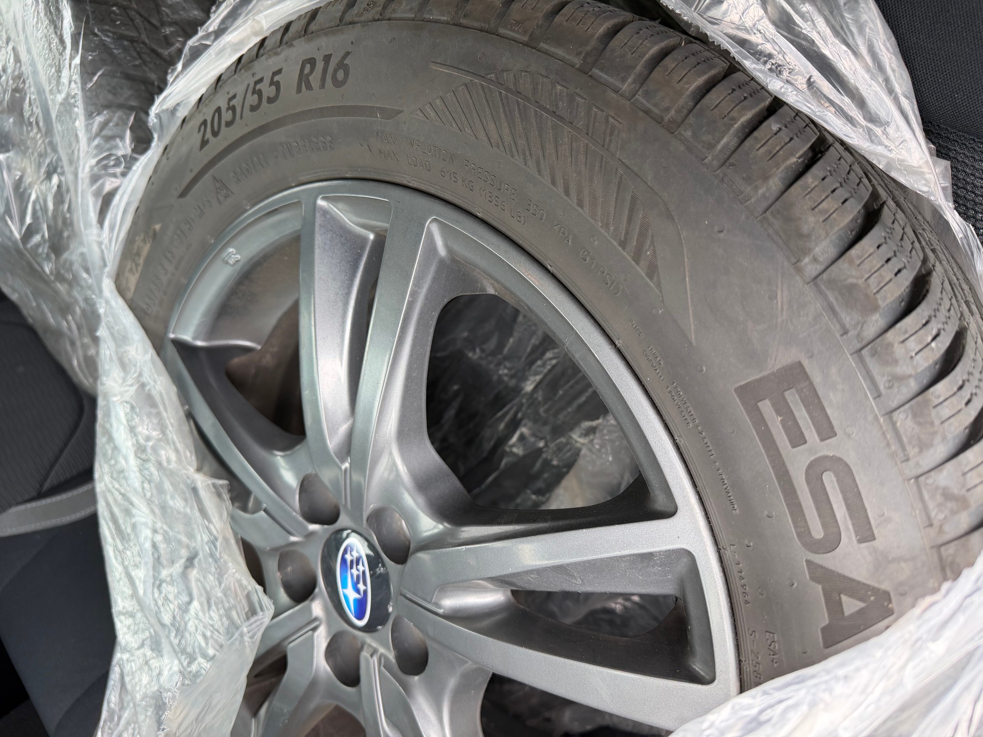 SUBARU Impreza 2.0 Luxury AWD Lineartronic-image-14