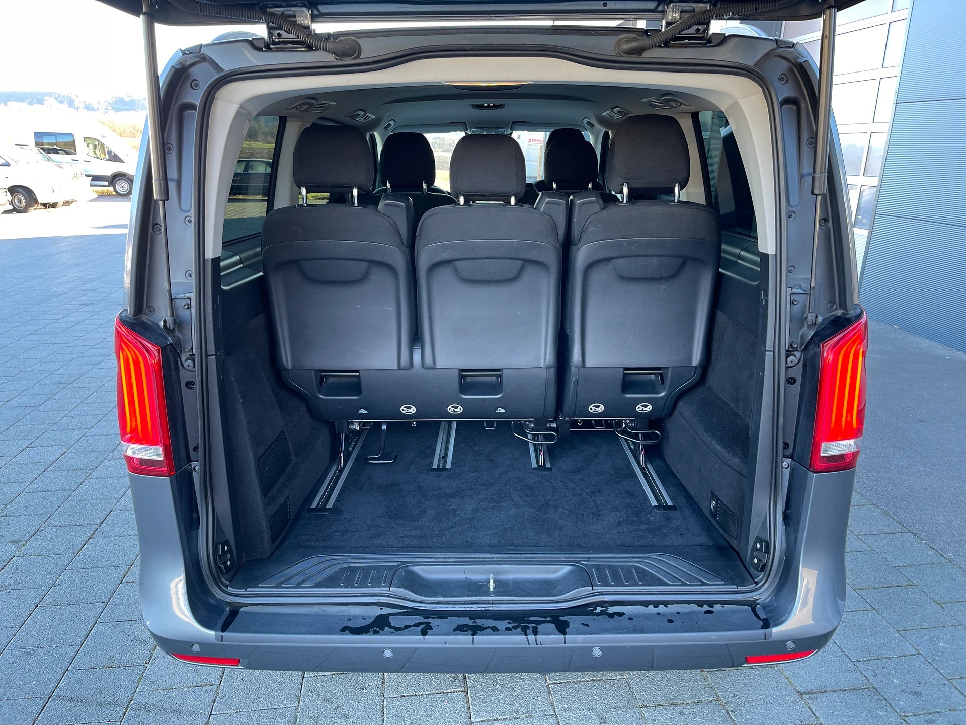 MERCEDES-BENZ V 250 d lang 4Matic 7G-Tronic-image-11