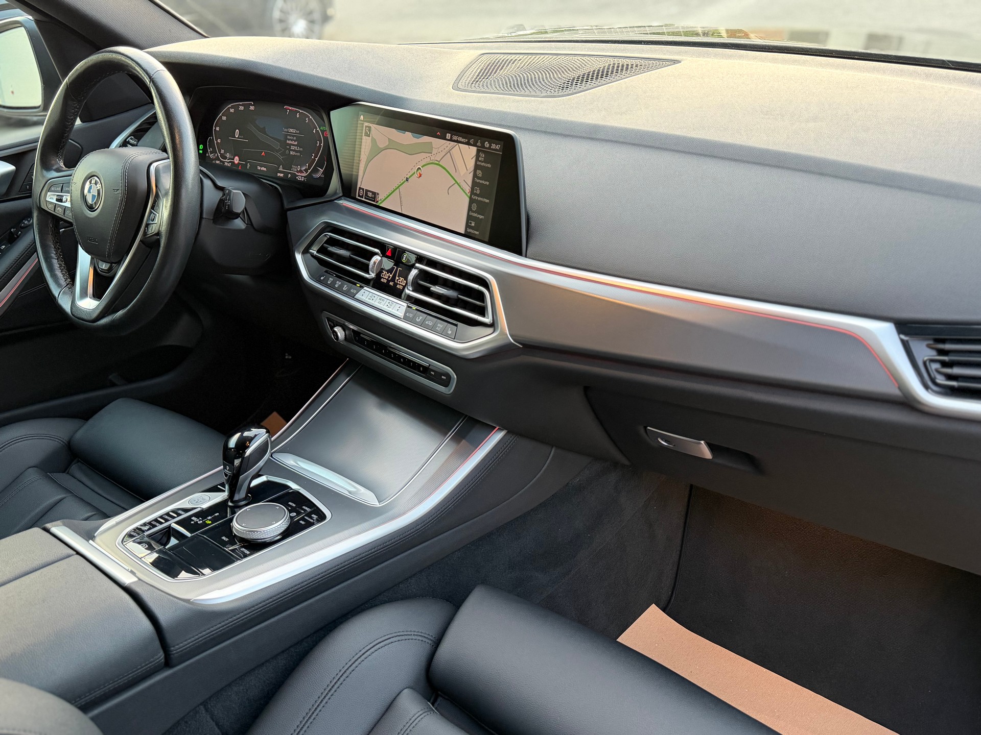 BMW X5 xDrive 48V 40i Steptronic-image-15