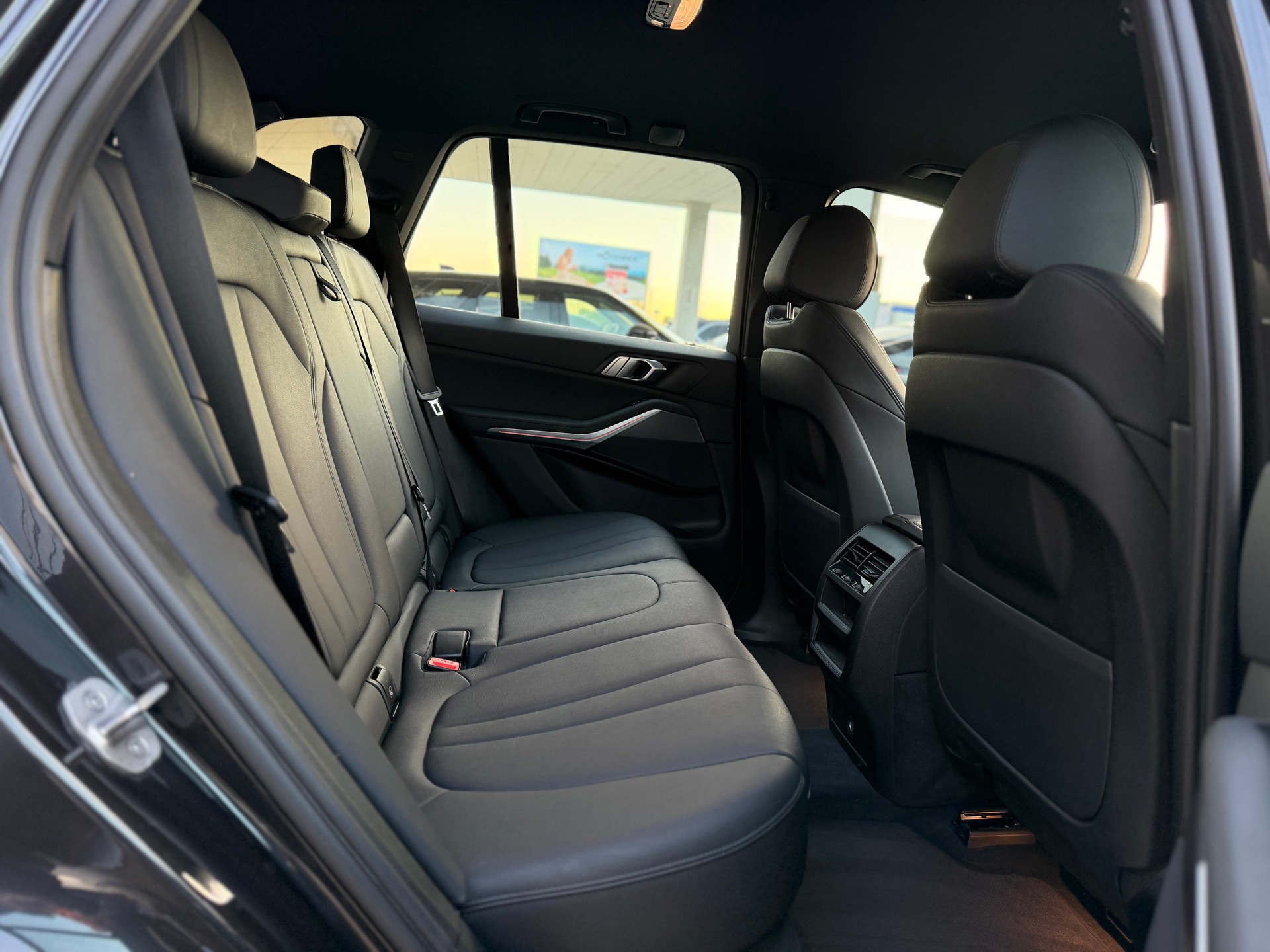 BMW X5 xDrive 48V 40i Steptronic-image-13